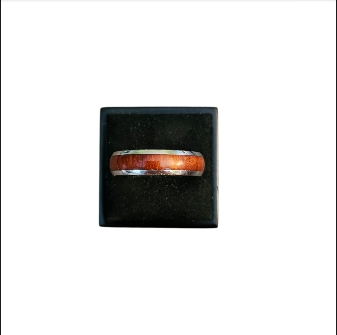 Size 11 Silver Toned Woodgrain Inlay Band