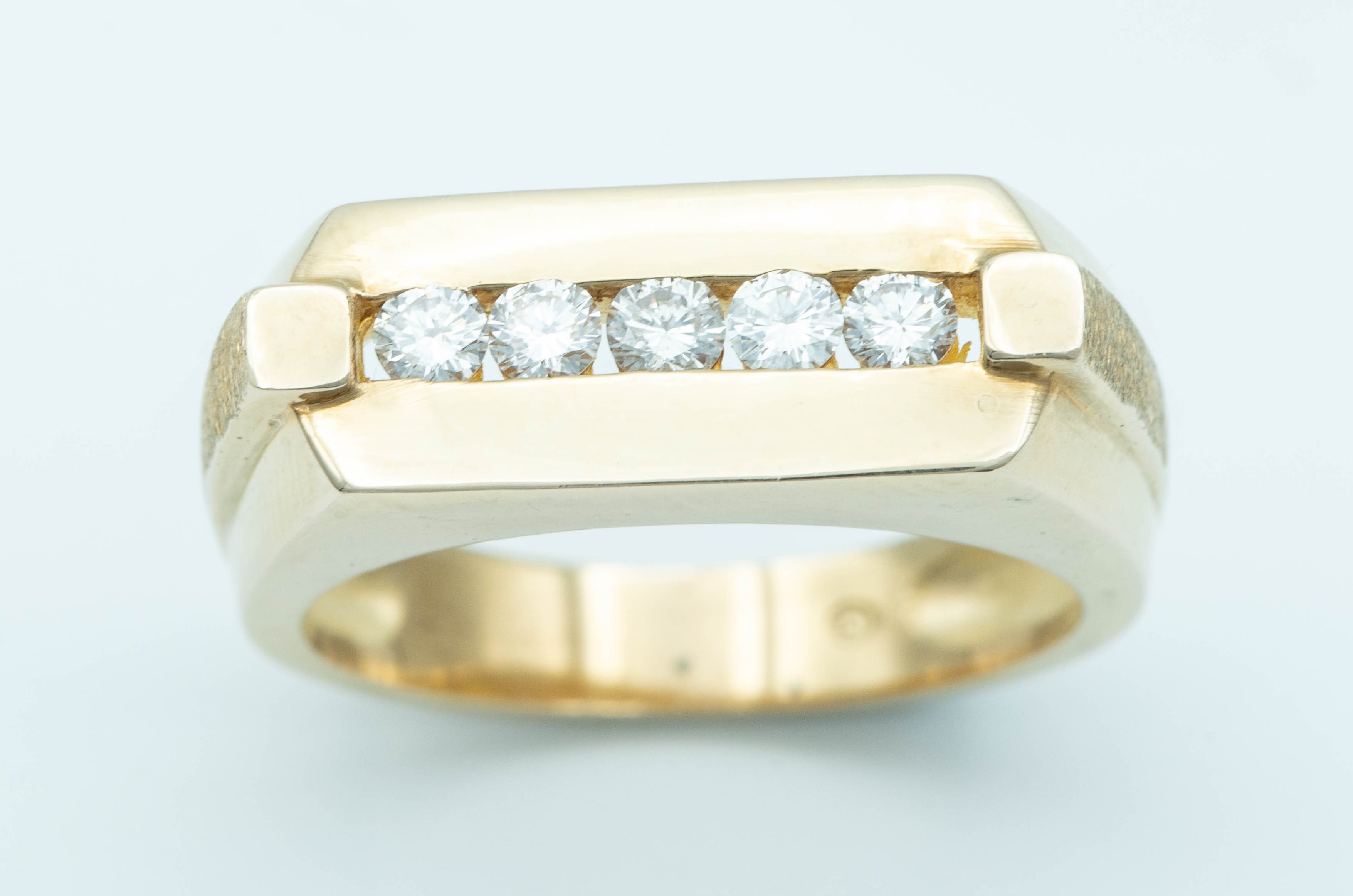 5 Diamond Men's Wedding Band in 14K Yellow Gold