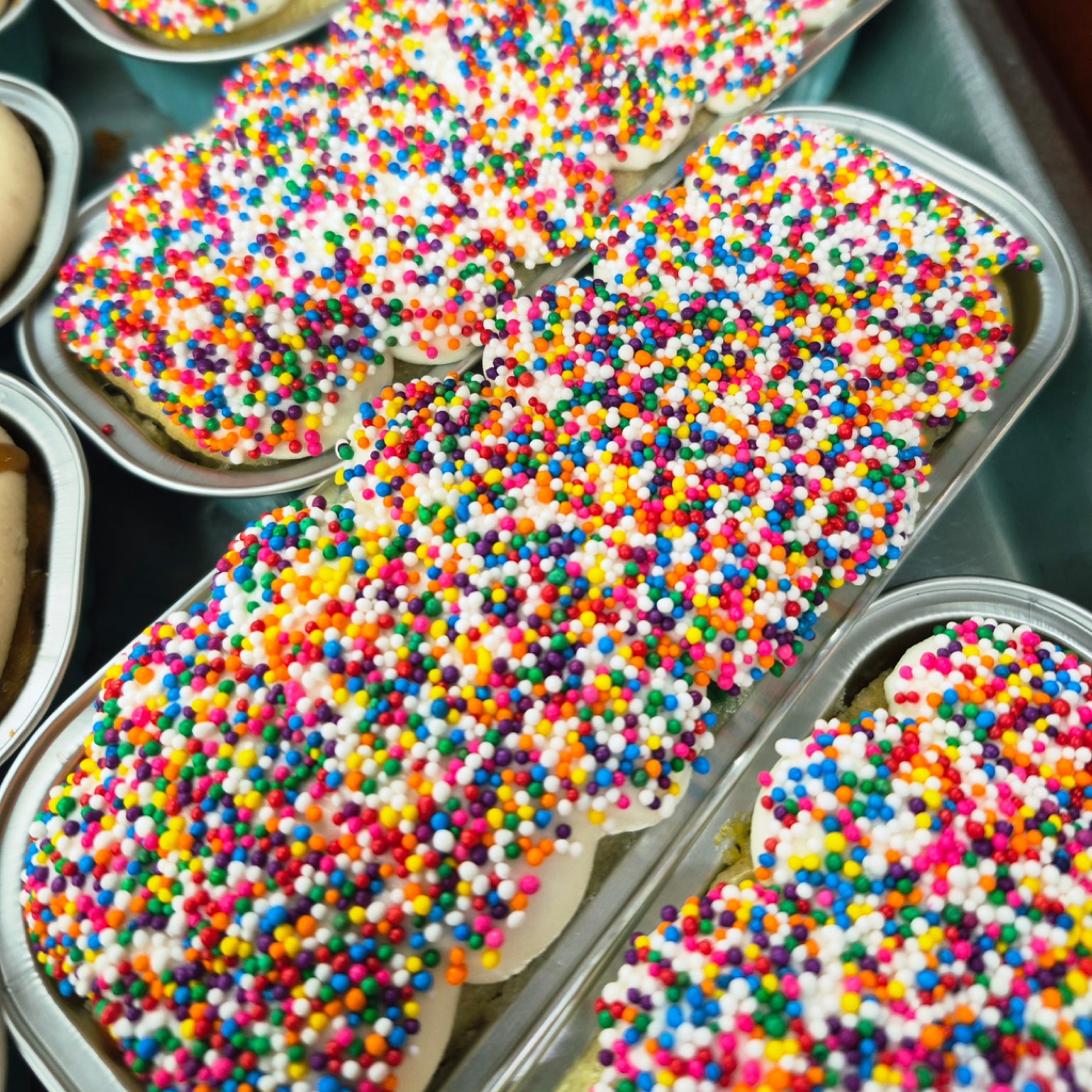 Vanilla Dot Cake Box