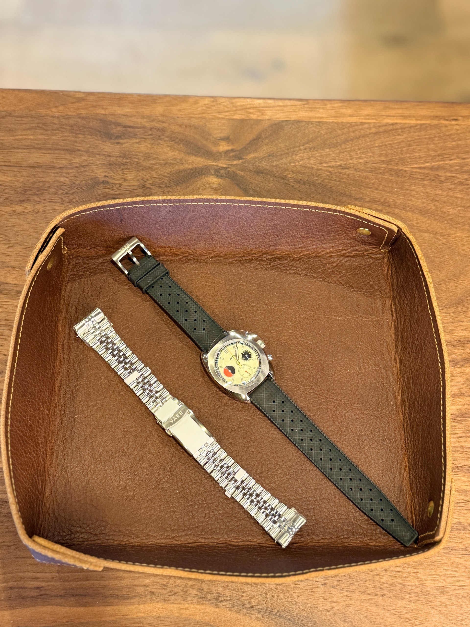Vaer R1 Racing USA Chrono/Cream/38mm