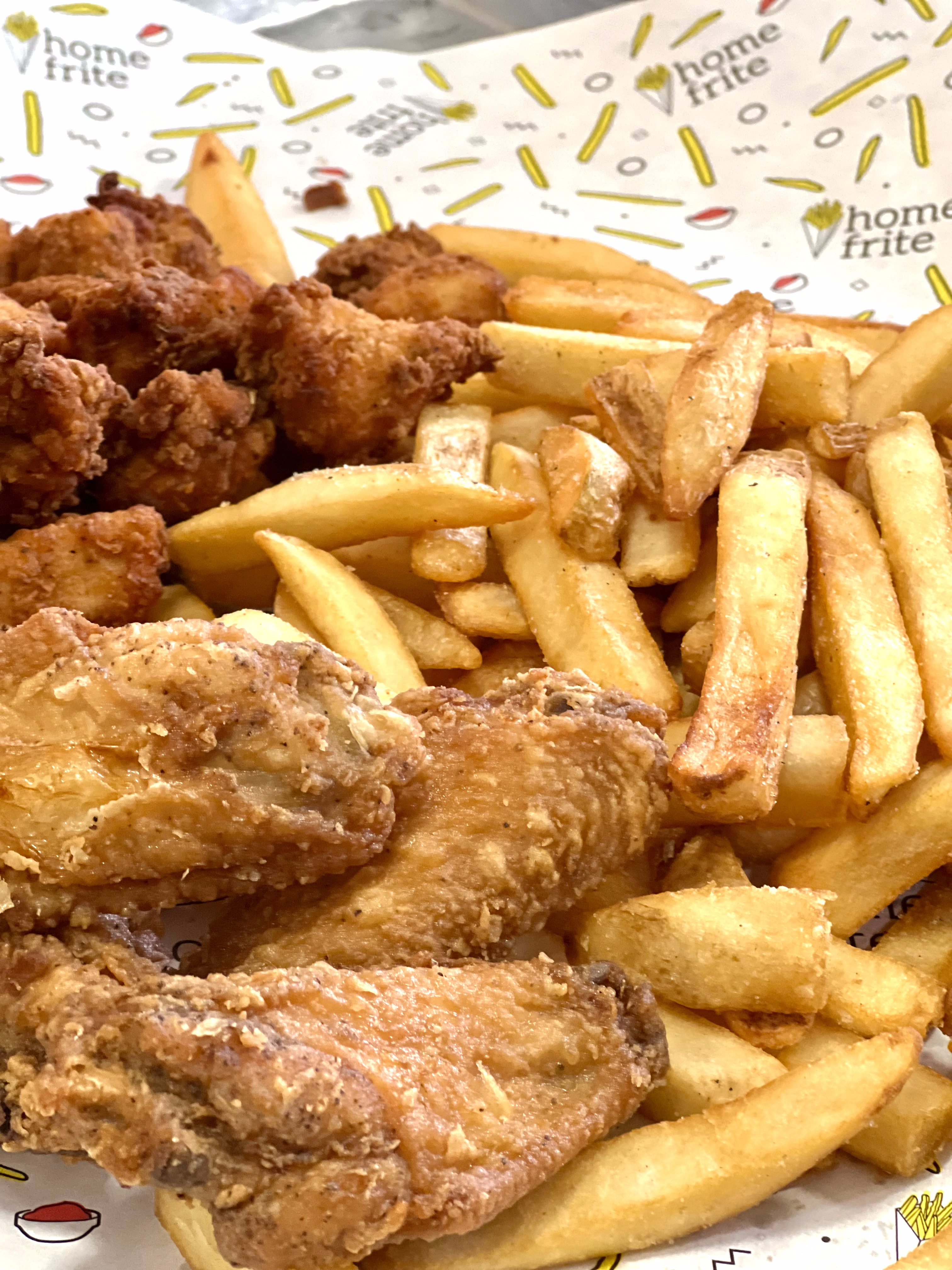 GAMEDAY CHICKEN WINGS 50 PCS + TRAY OF FRIES
