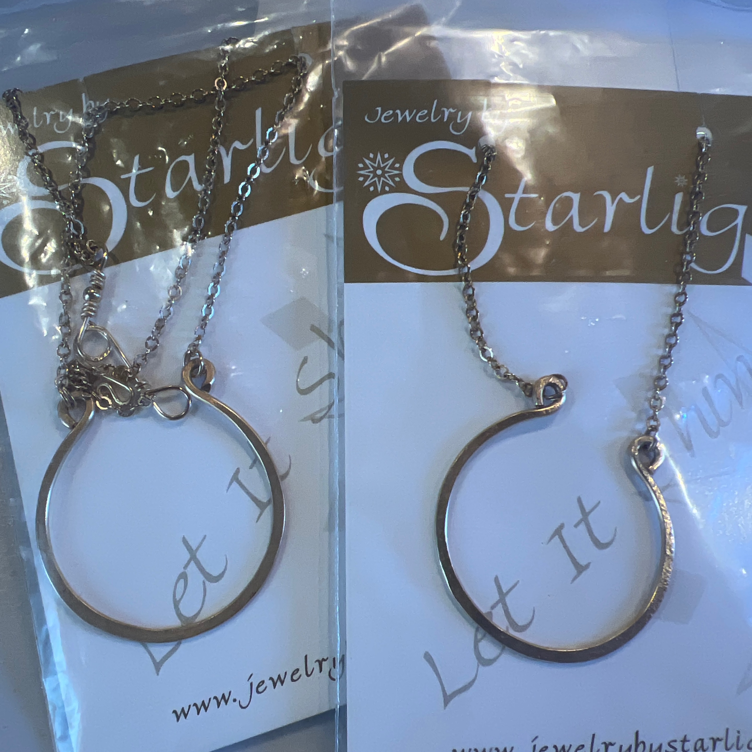 18K Gold Filled Hammered Horse Shoe Necklace - Estate Jewelry