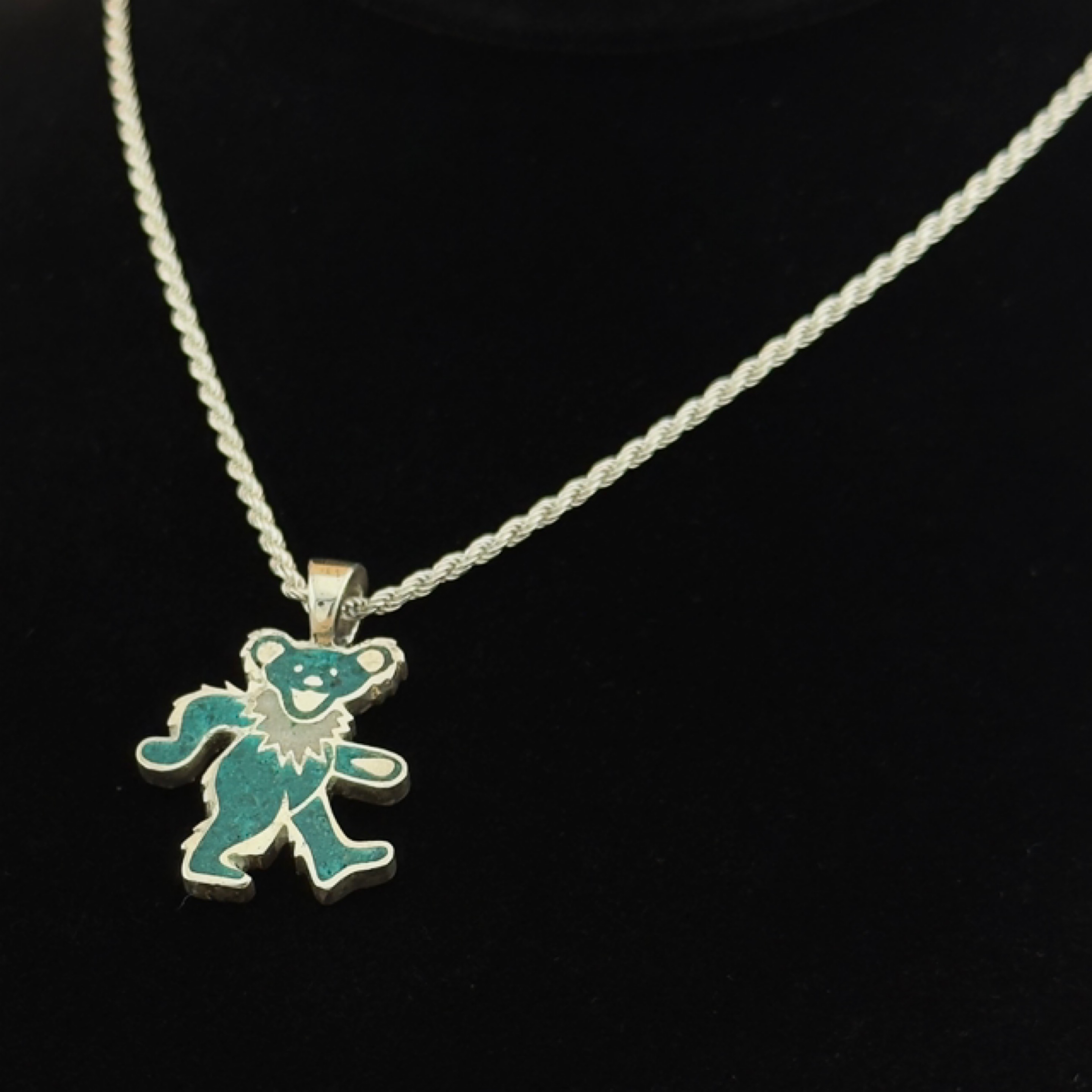 Marching Bear Pendant – Malachite, 925 Sterling Silver