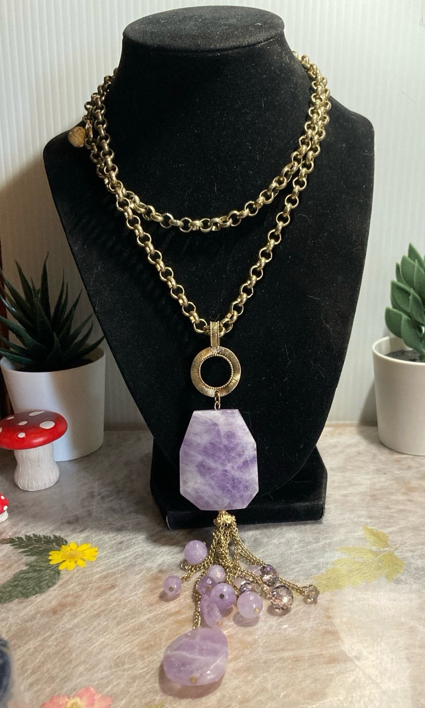 ROX BY ALEXA AMETHYST STONE DANGLING STONES on Gold tone Chain 34β