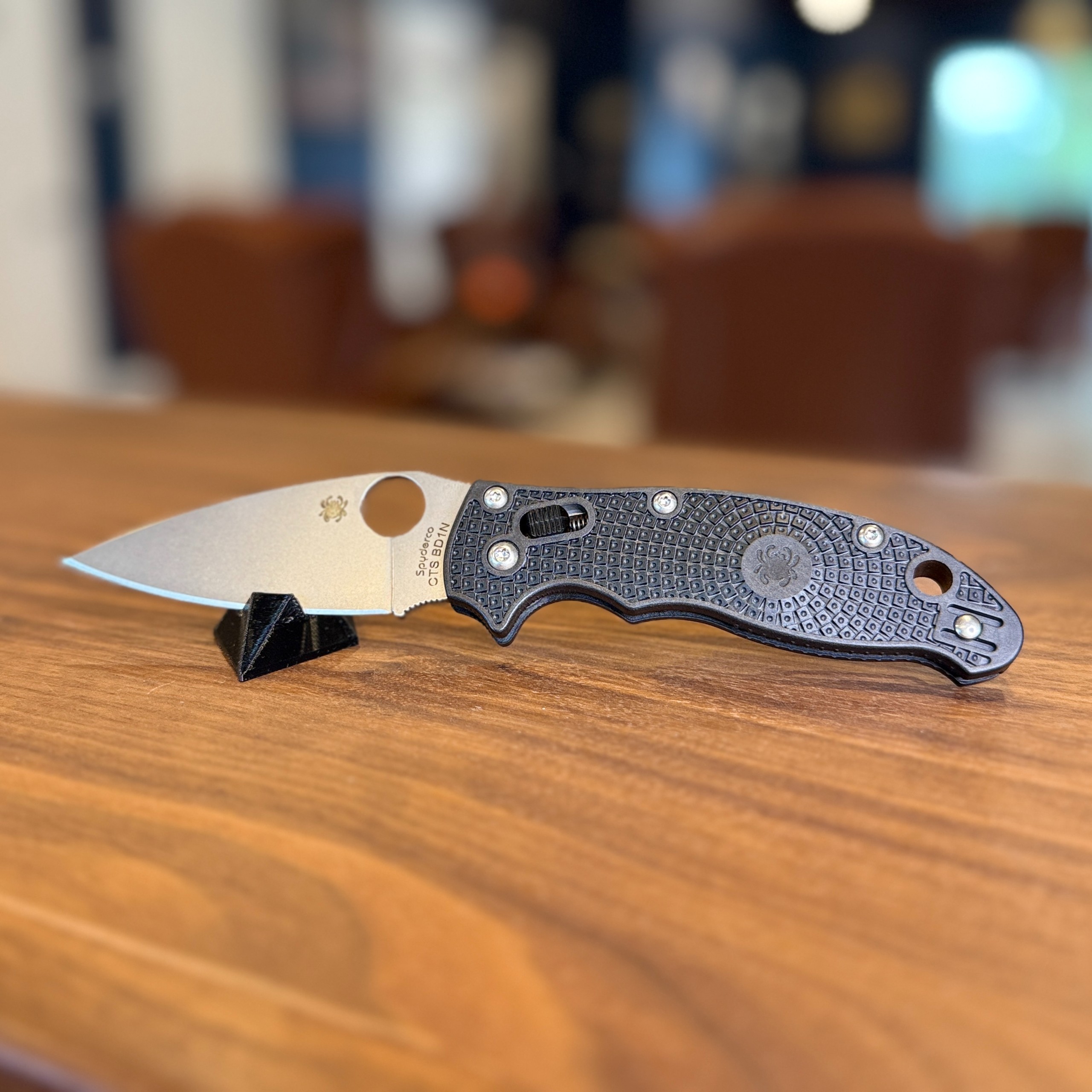 Spyderco - Manix 2 Black Lightweight Plainedge