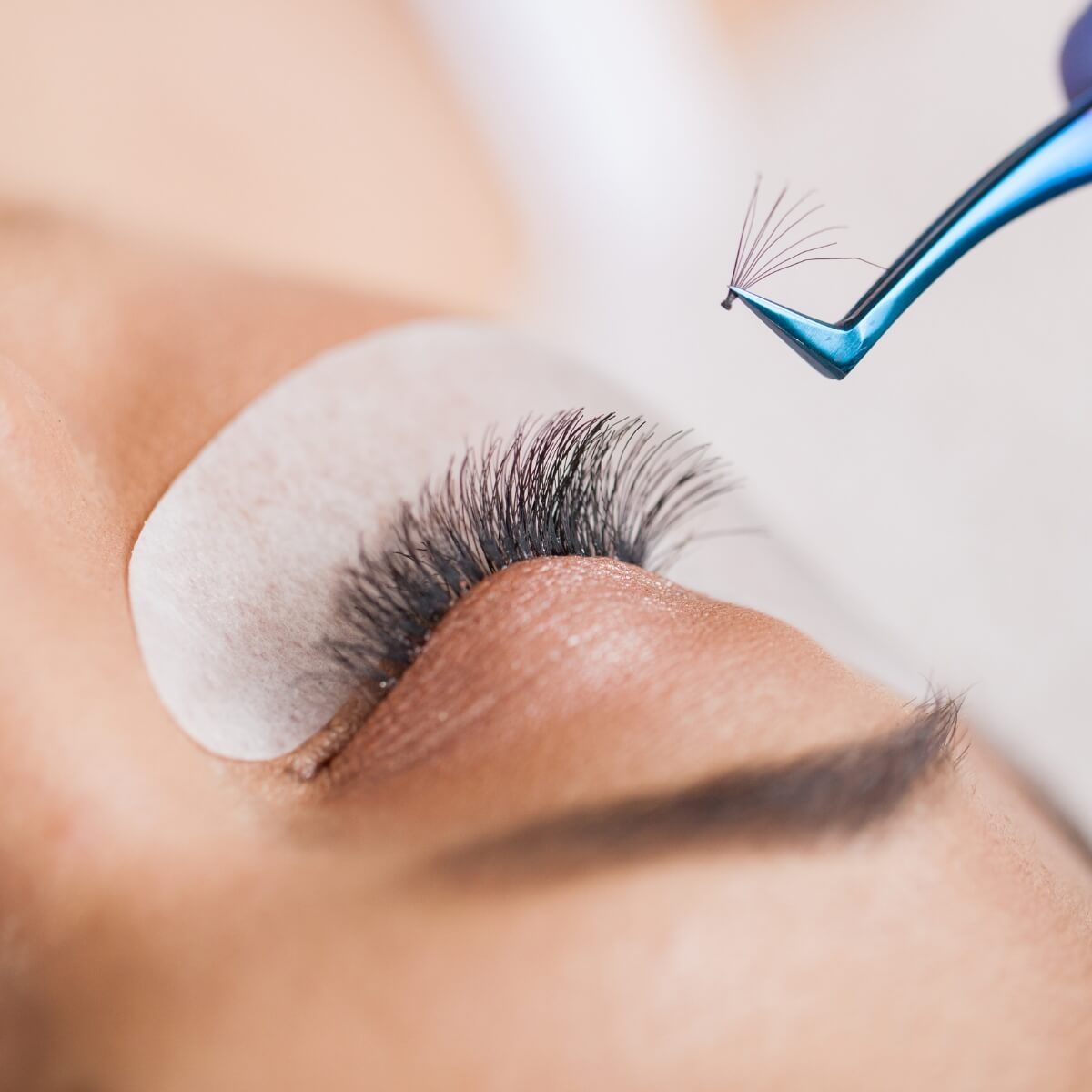 Eyelash Extensions – Full Set