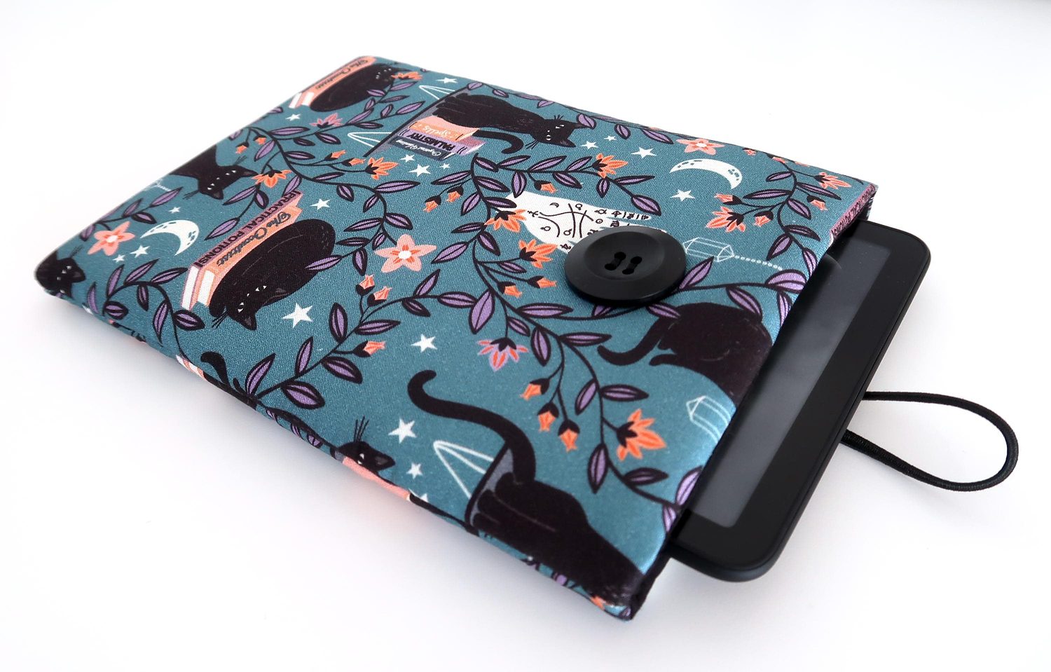 Kindle Paperwhite Cover – Spellbound Black Cats, photo 2 of 5