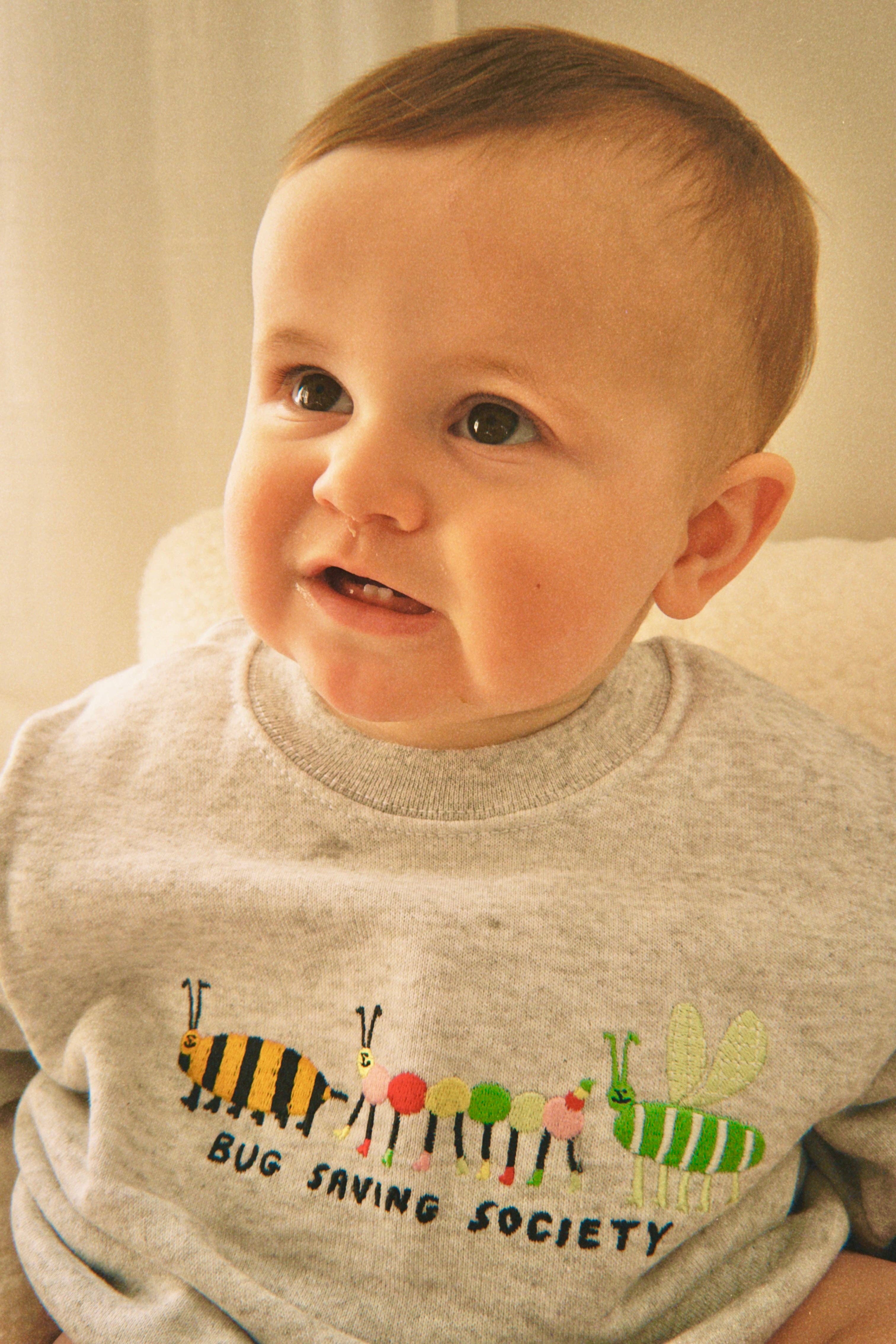 KIDS - Bug Saving Society Oversized Sweatshirt: 3 - 5 years, Cool Dude Grey