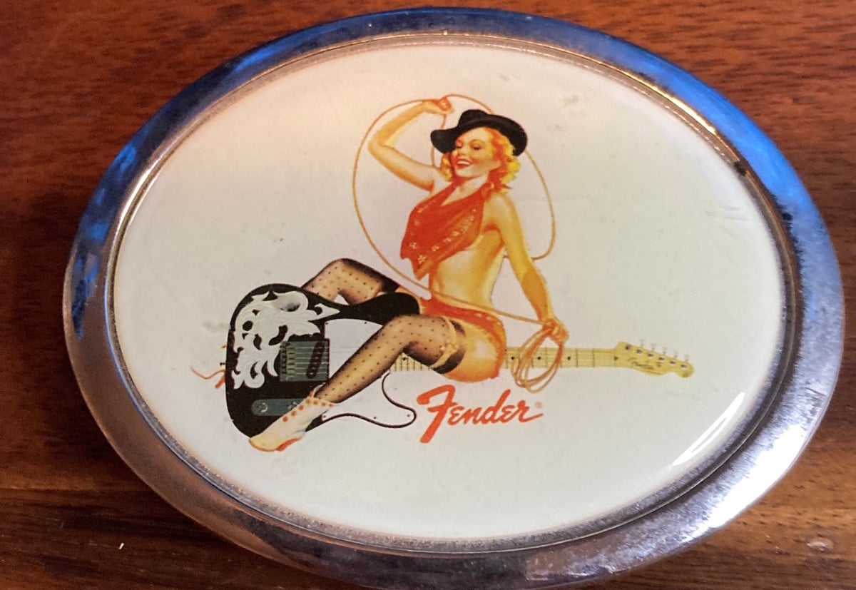 Belt Buckle Fender Pin-up Girl, Red