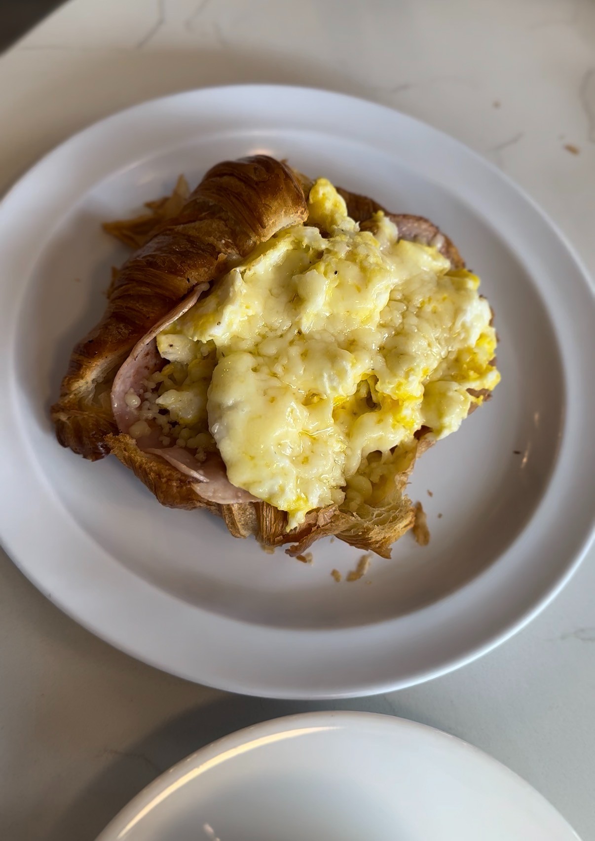 Egg-Stordinaire Croissant