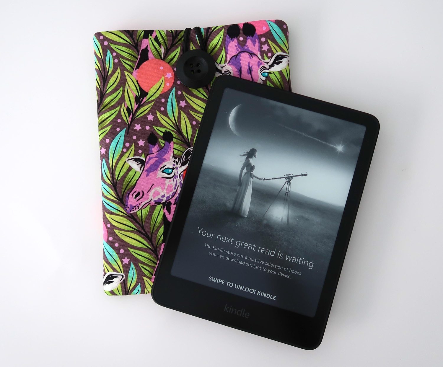 Kindle Paperwhite Cover – Neck for Days Giraffes, photo 4 of 7