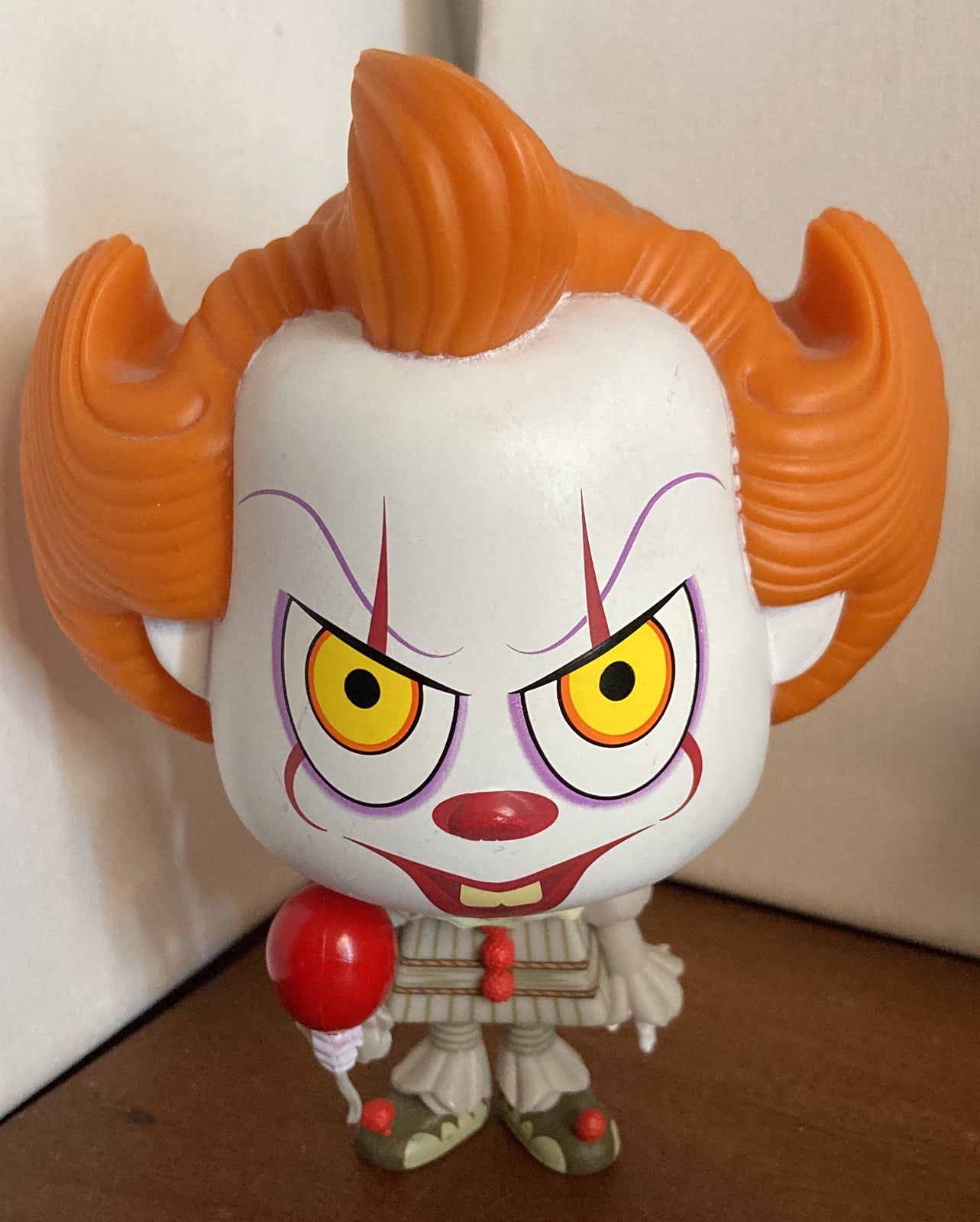 Funko Pop 2018 Vnyl Movies 5" IT Orange/White Pennywise The Clown w/ Red Balloon