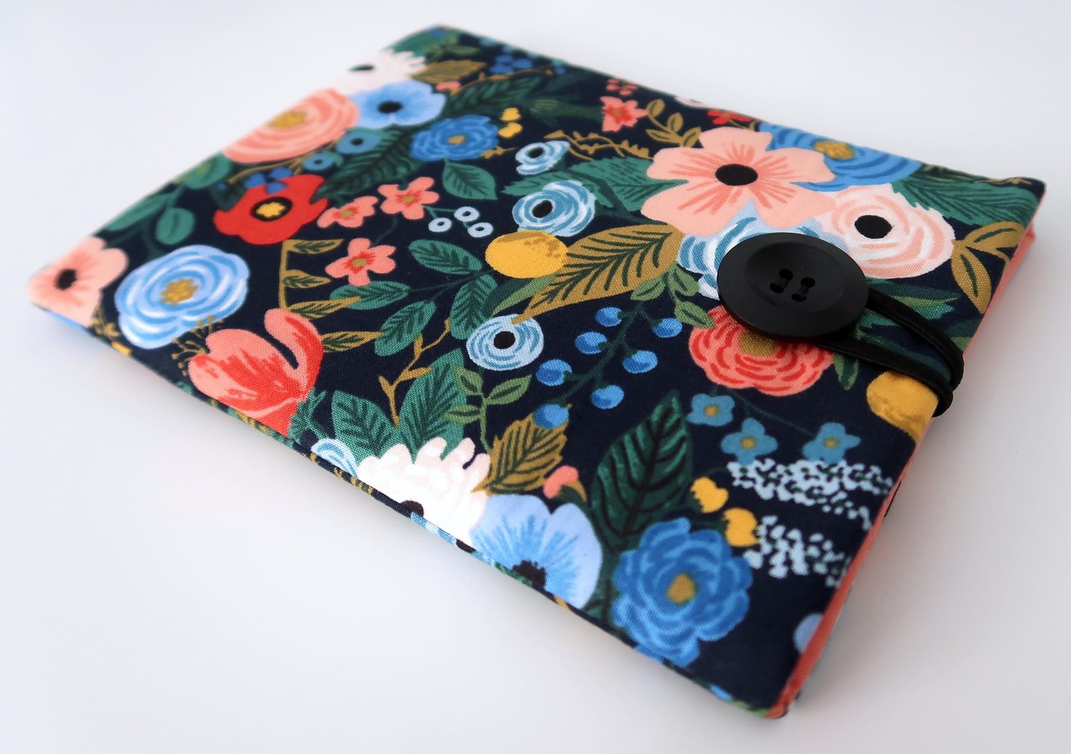 Kindle Paperwhite Cover – Garden Party Navy, photo 2 of 5