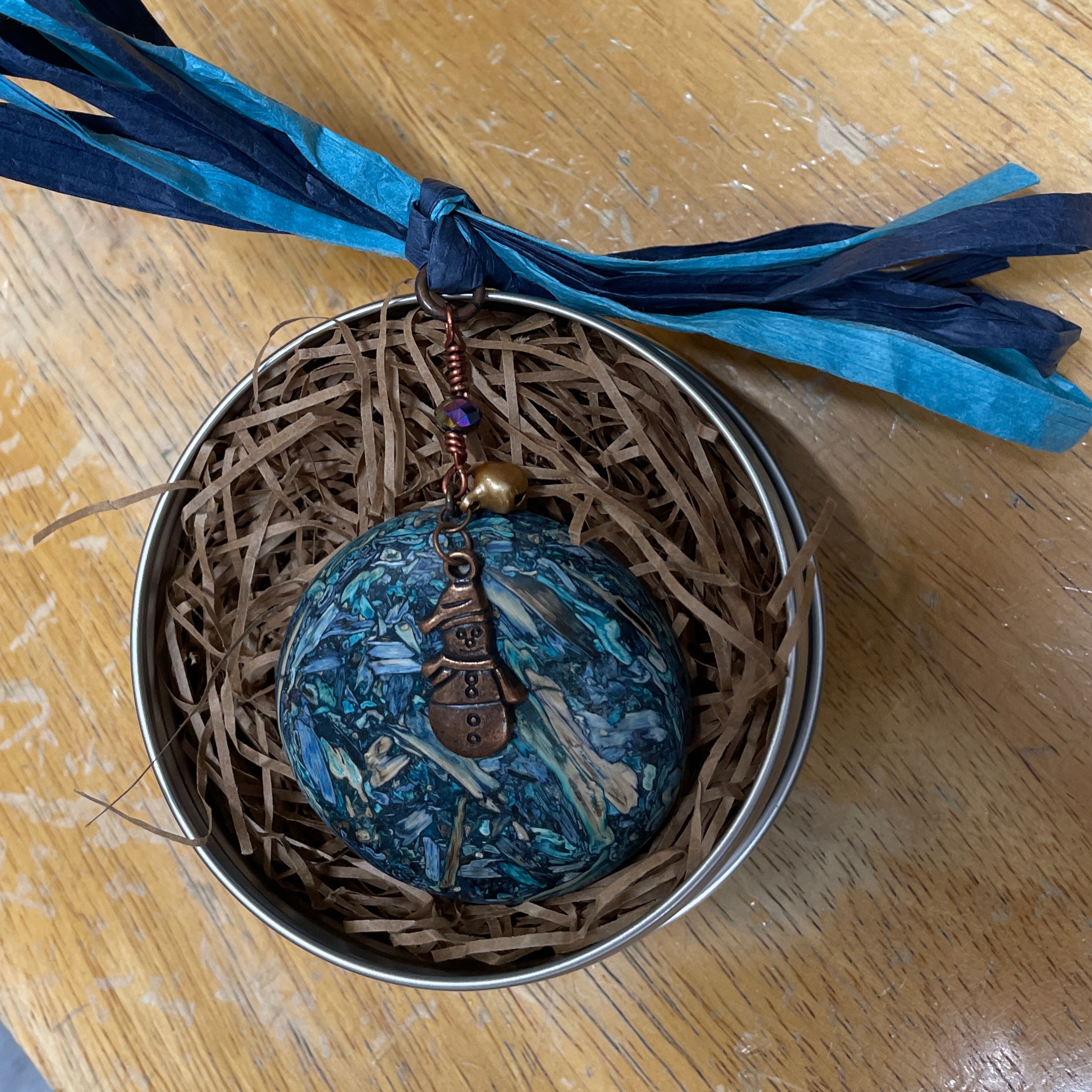 Blue Teal 2017 Special Edition Holiday w/ribbon & tin