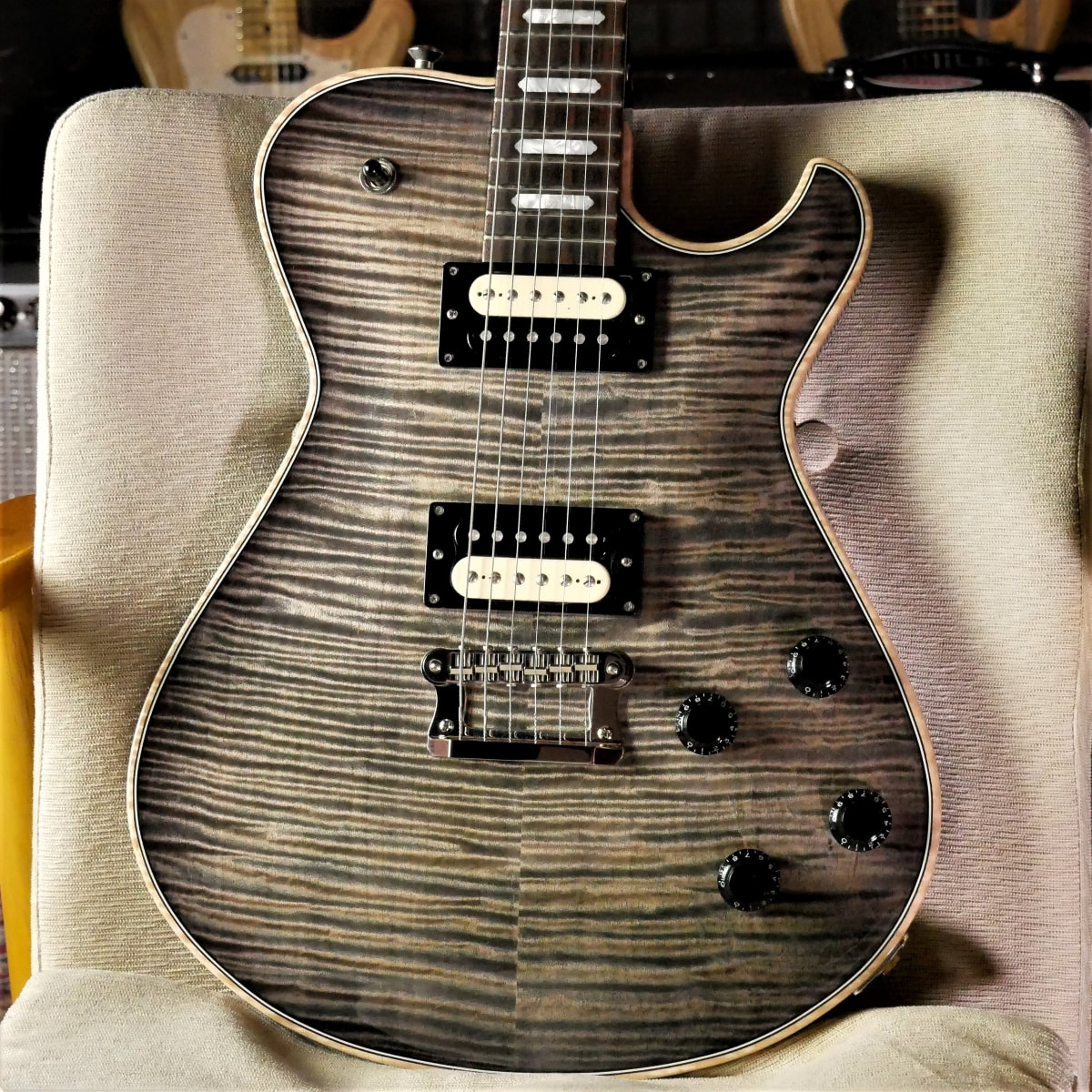 Knaggs Guitars / Influence Series / Kenai T1 #1475 / Chacoal Burst