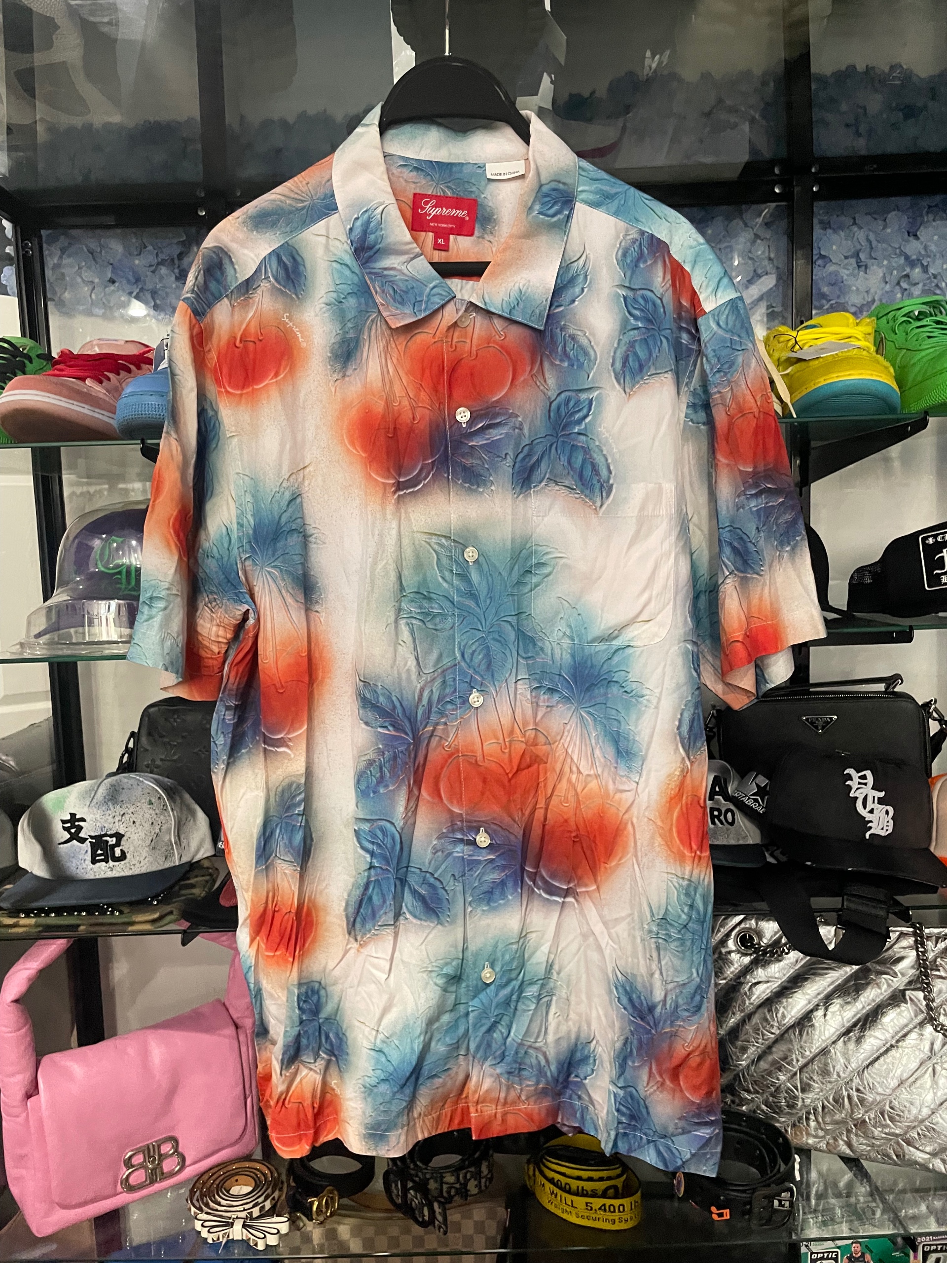 Supreme cherries short-sleeve shirt size XL (used)