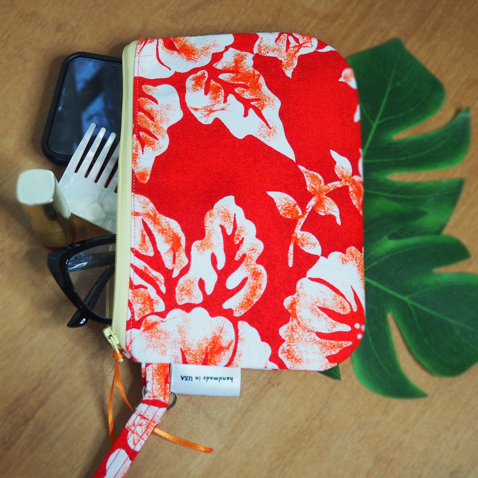 Vintage Hawaiian Zip Clutch