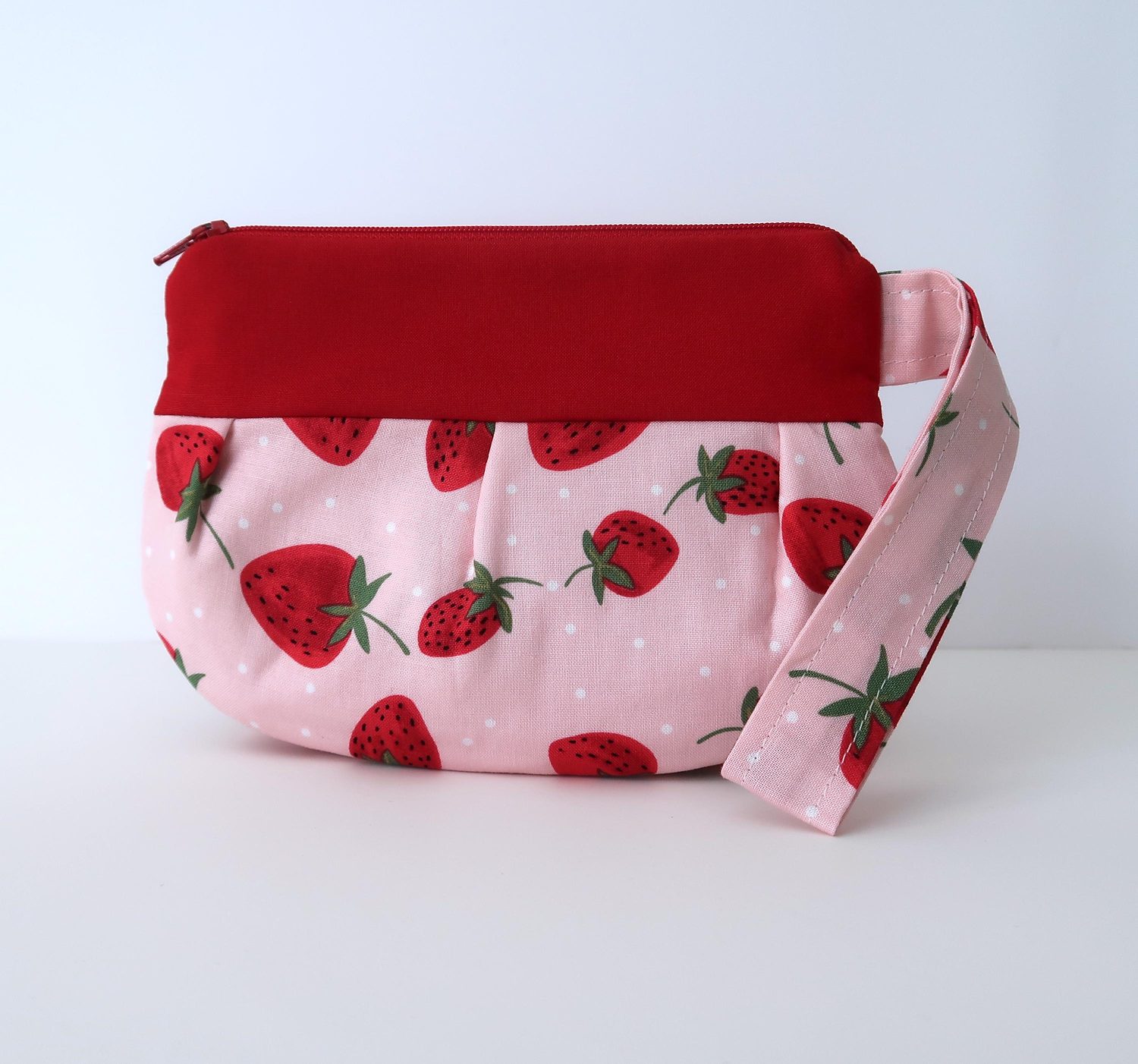 Pleated Wristlet – Strawberries & Dots – handmade clutch