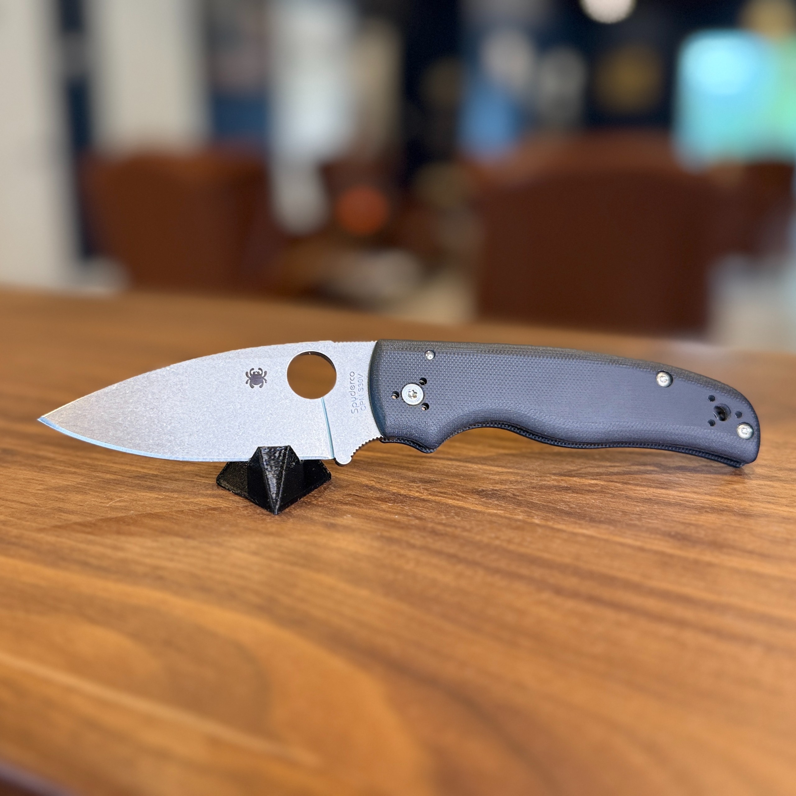 Spyderco - Shaman Black G10 Plainedge