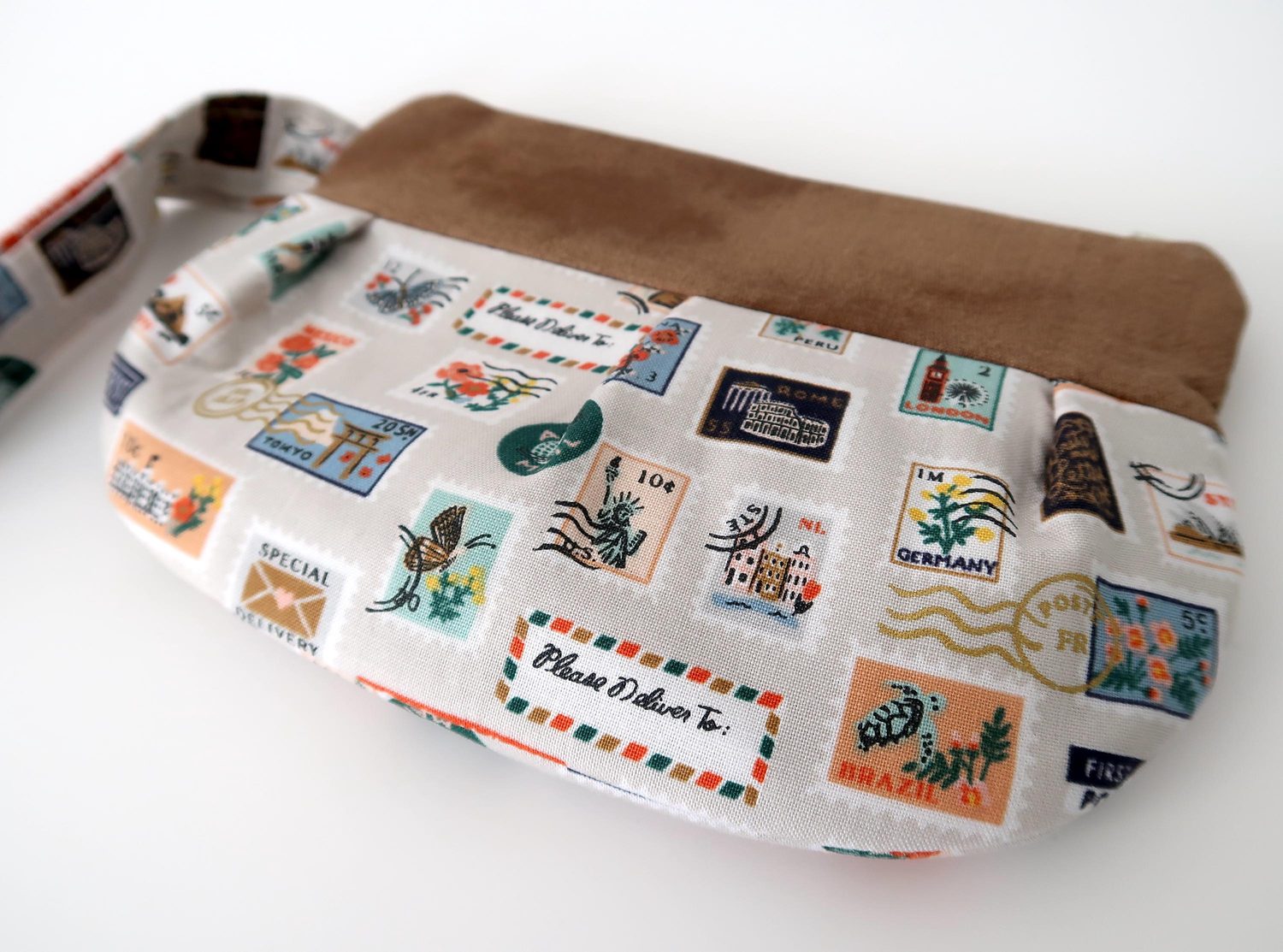 Pleated Wristlet – Postage Stamps Cream, photo 4 of 5