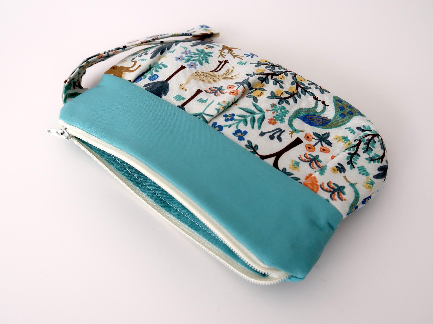 Pleated Wristlet – Menagerie on White, photo 4 of 5