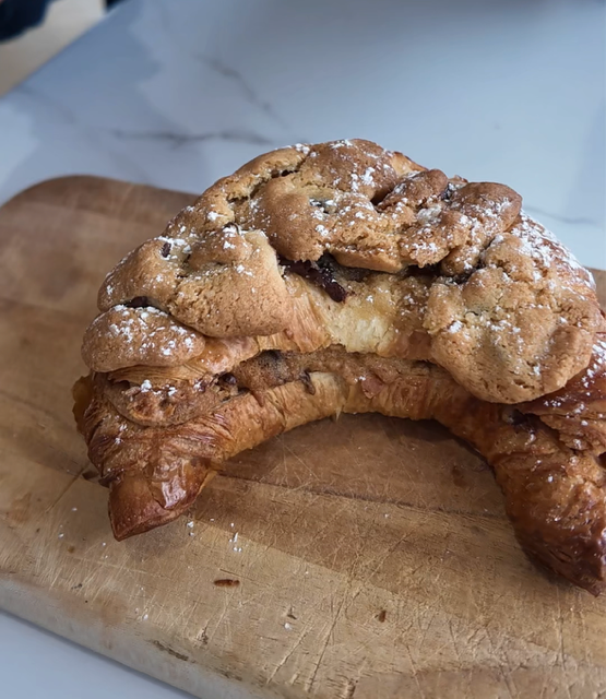 Cookie Croissant