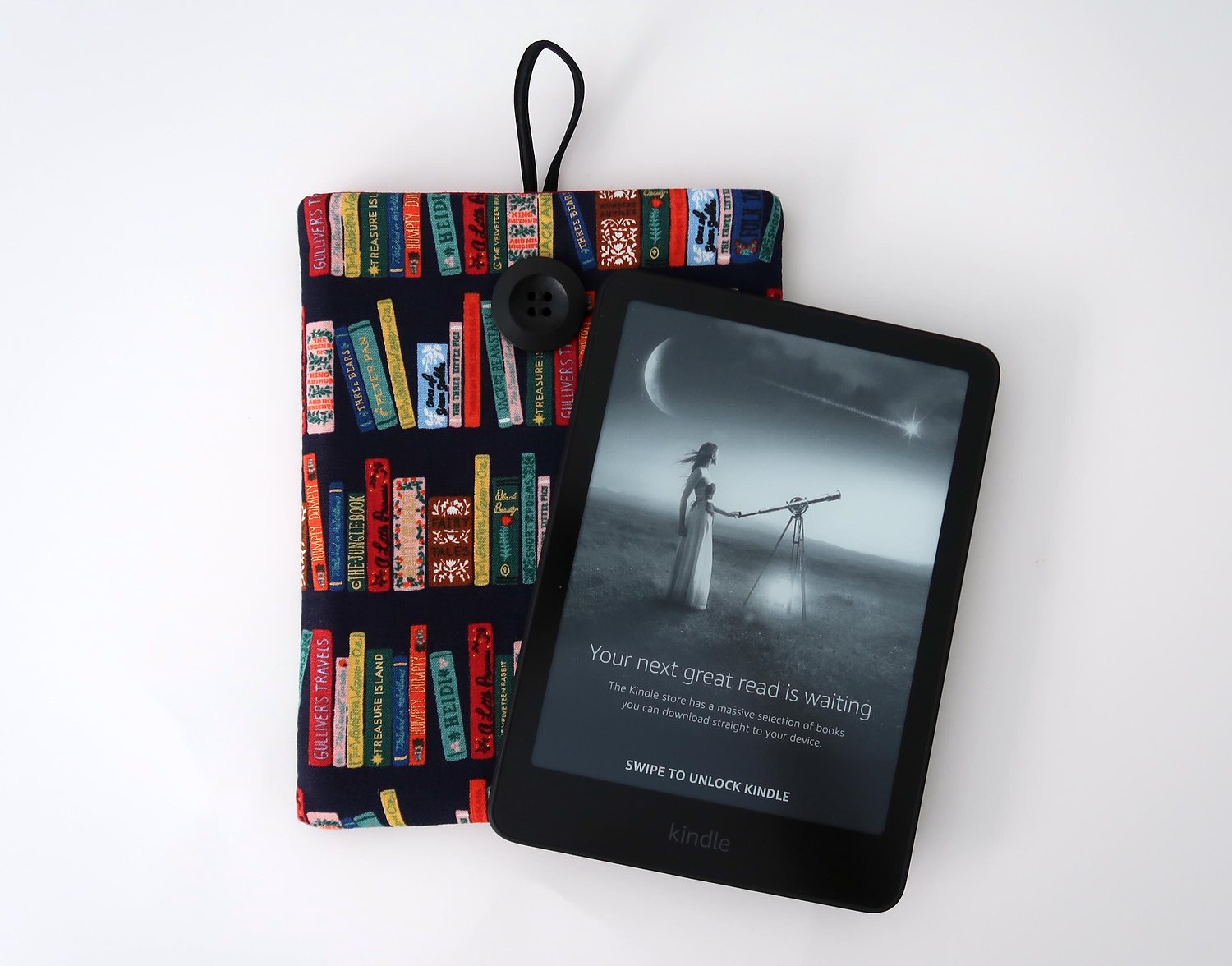 Kindle Paperwhite Cover – Book Club, photo 2 of 5