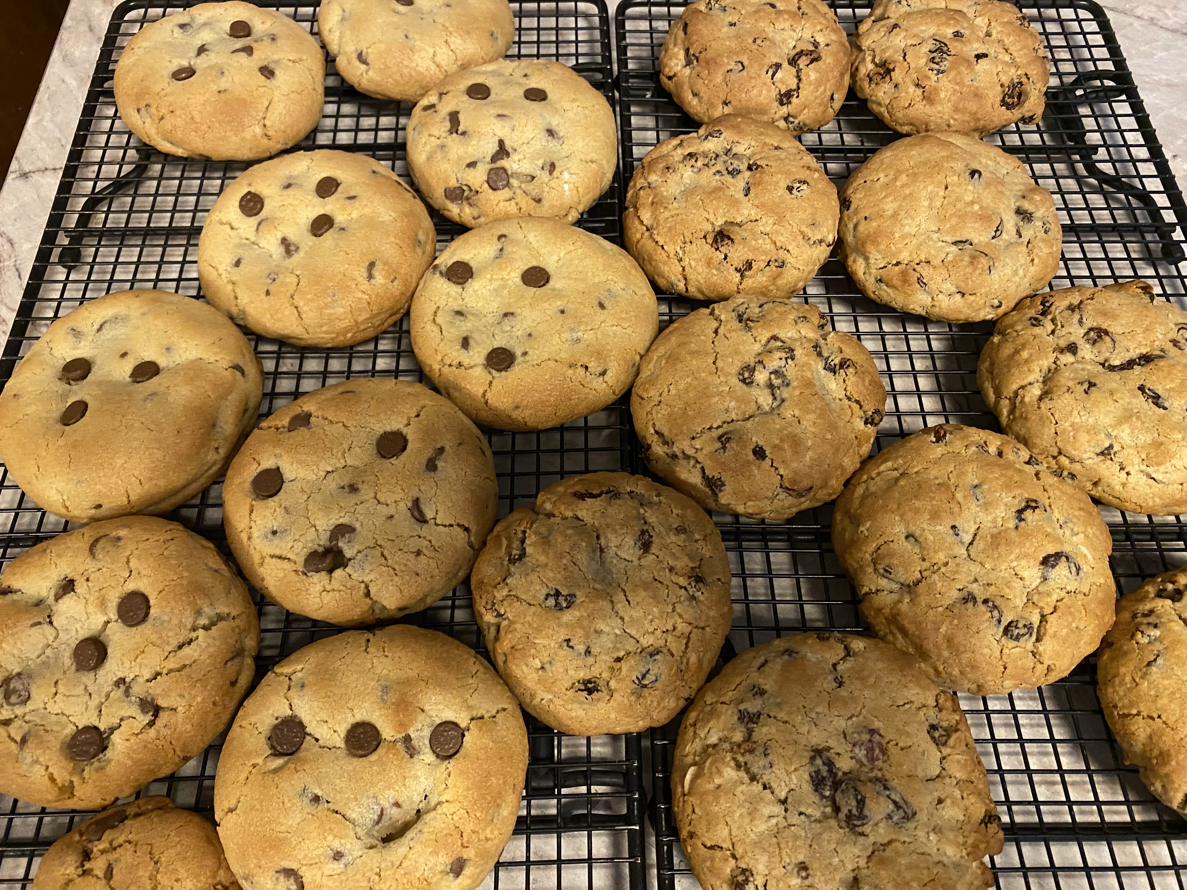 Cookies (6) Jumbo 5+ oz 0r (12) Reg 2.5/3 oz