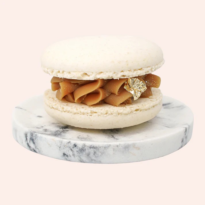 Caramel Amaretto Macaron