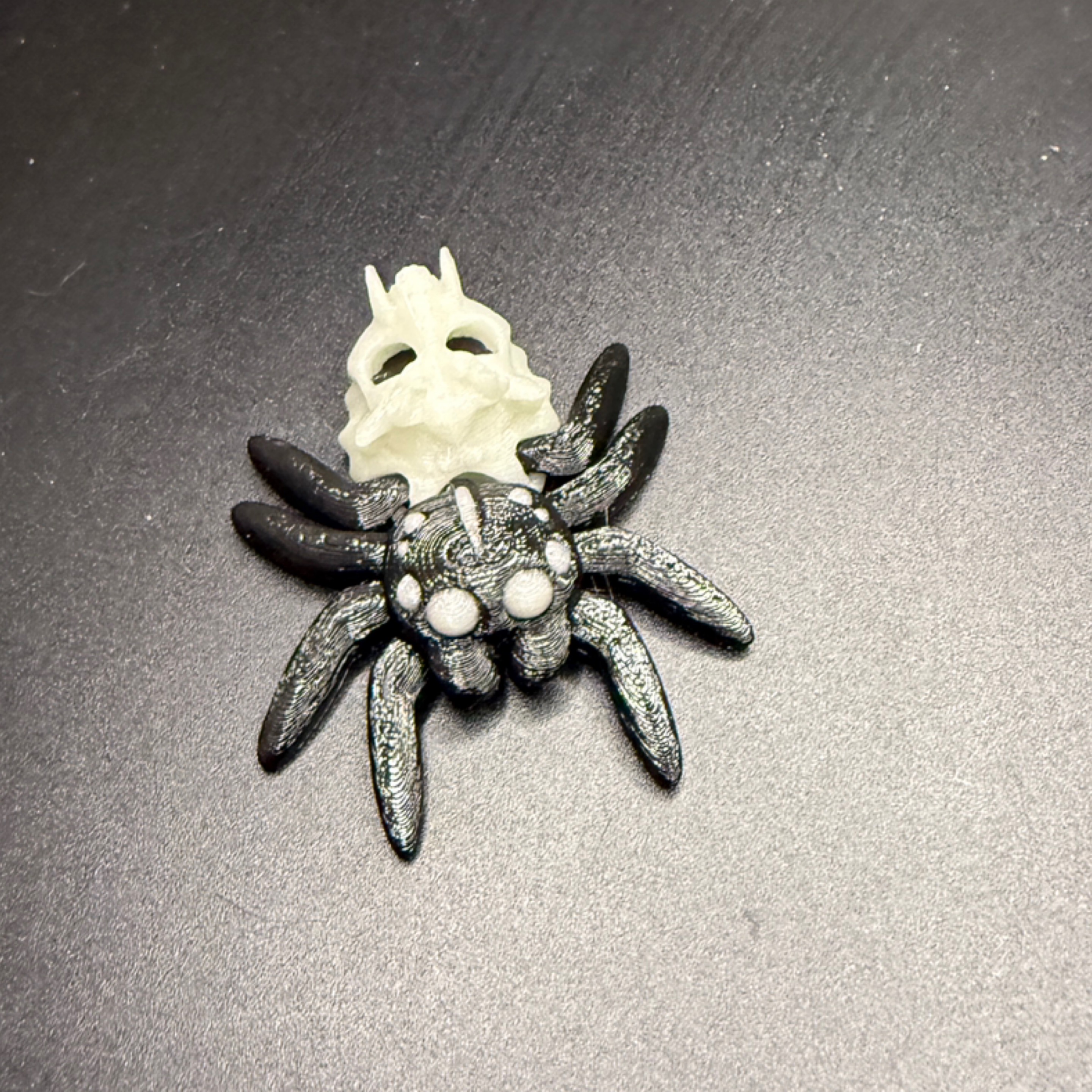 Mini spider skull