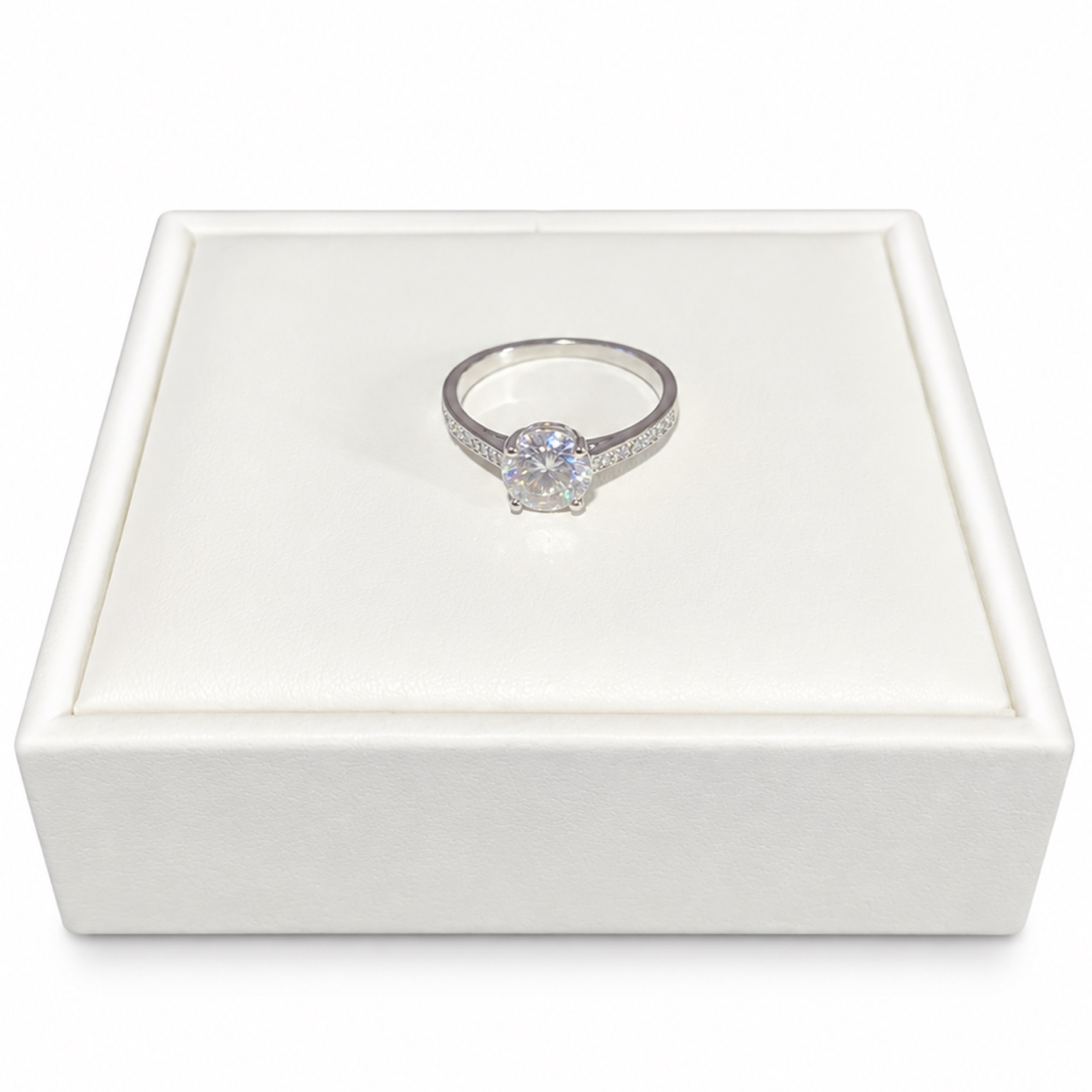 Circle Moissanite Ring Sz. 9 