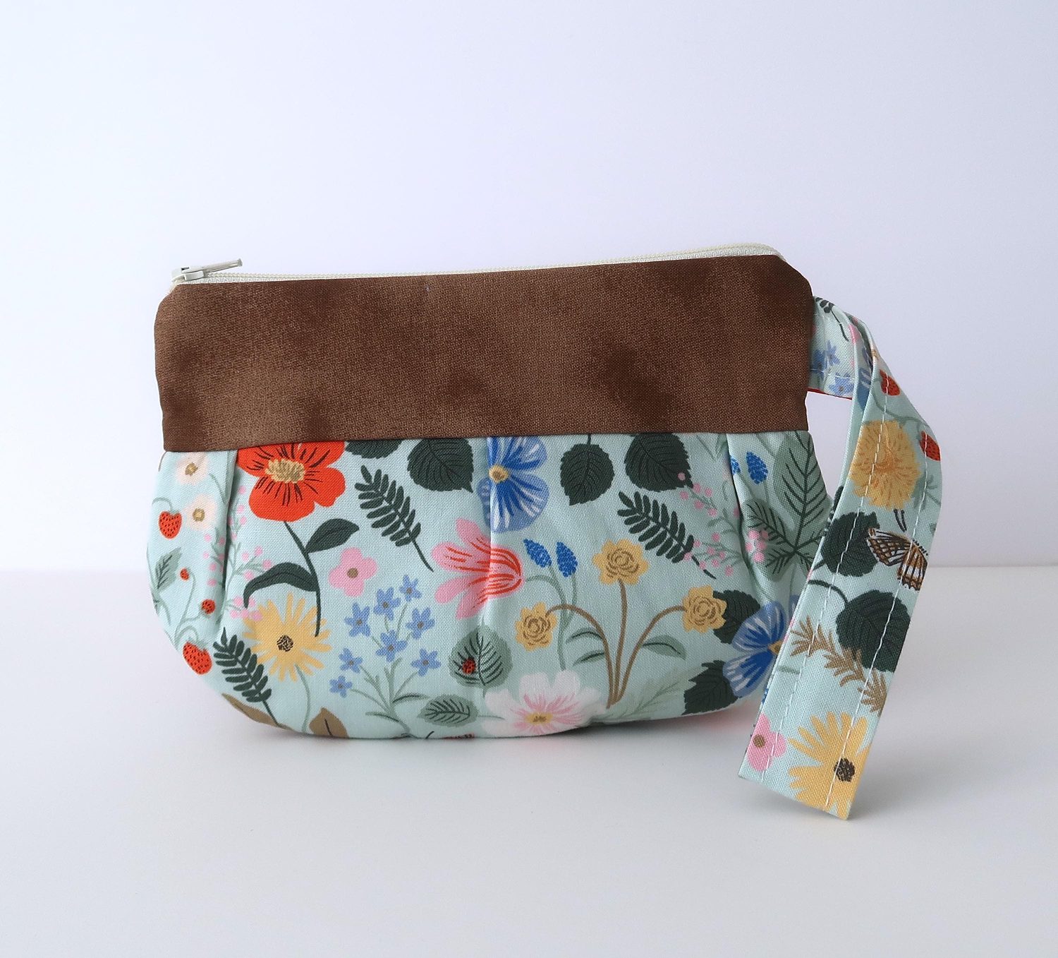 Pleated Wristlet – Wildflowers on Mint – handmade clutch