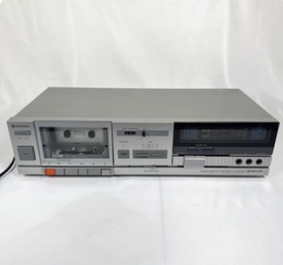 Hitachi D-E2 Stereo Cassette Tape Deck Japan Vintage  | Powers On