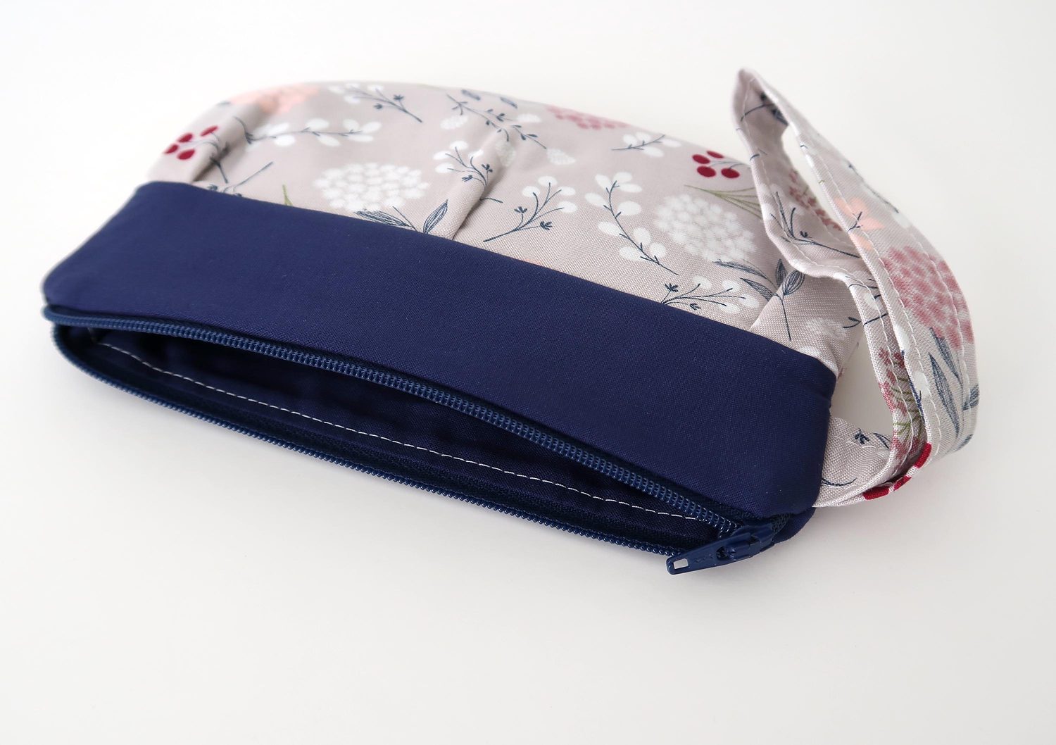 Pleated Wristlet – Dandelions on Gray, photo 3 of 5