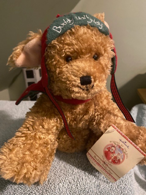 Hallmark Vintage "Buddy Hollyday" Brown Stuffed Dog w/Red Cap & Scarf 8"x 9"