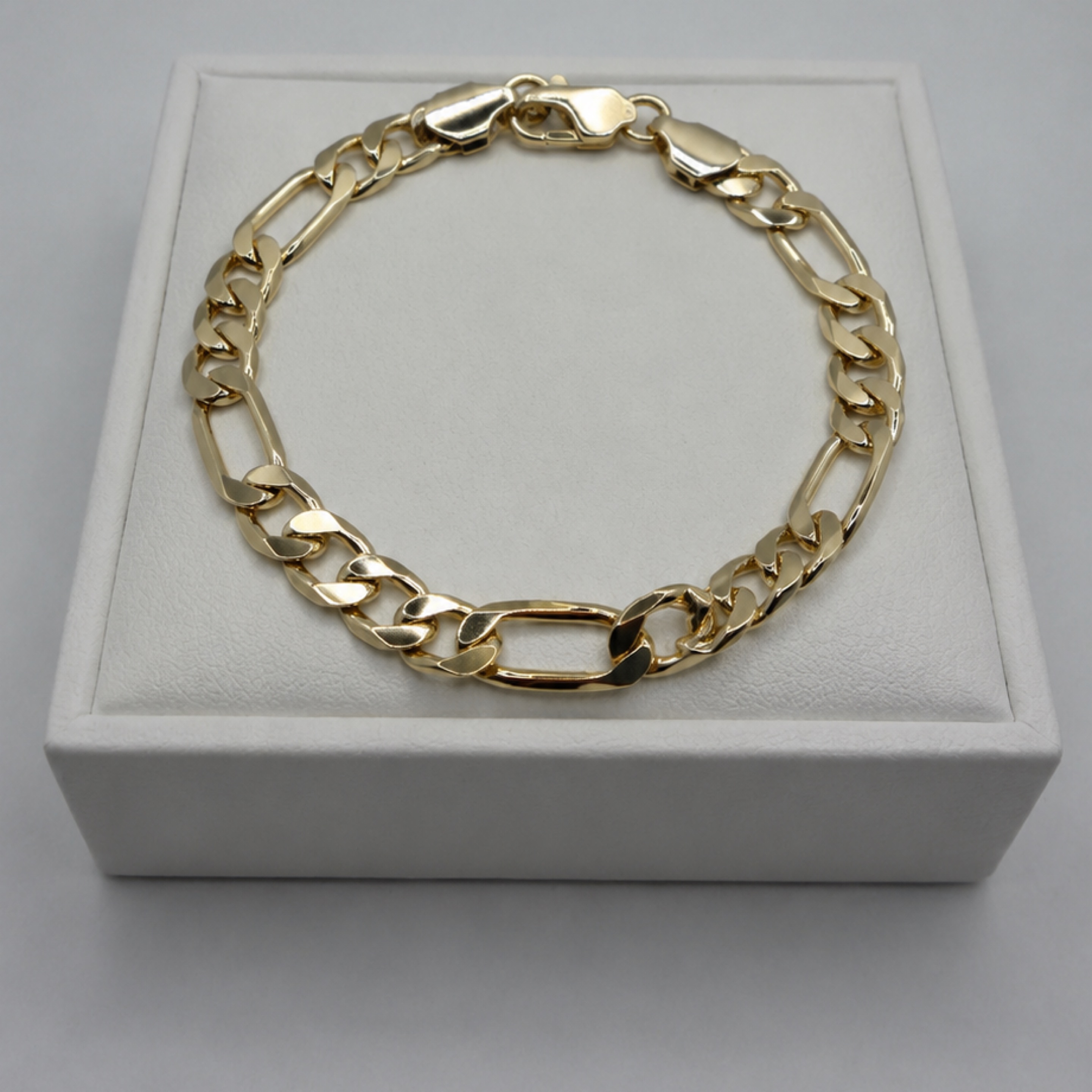 7.5” Gold Figaro Bracelet /9mm