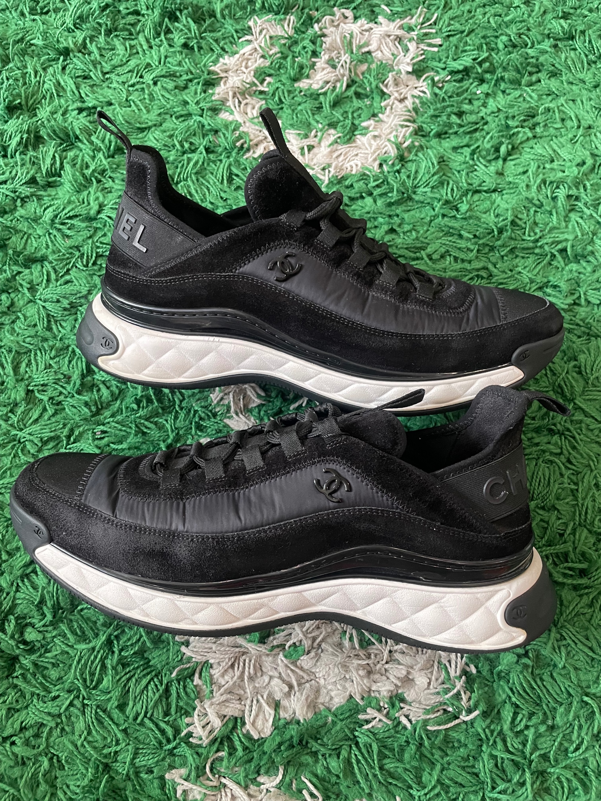 Chanel velvet calfskin mixed fibers in black size 44 (used)