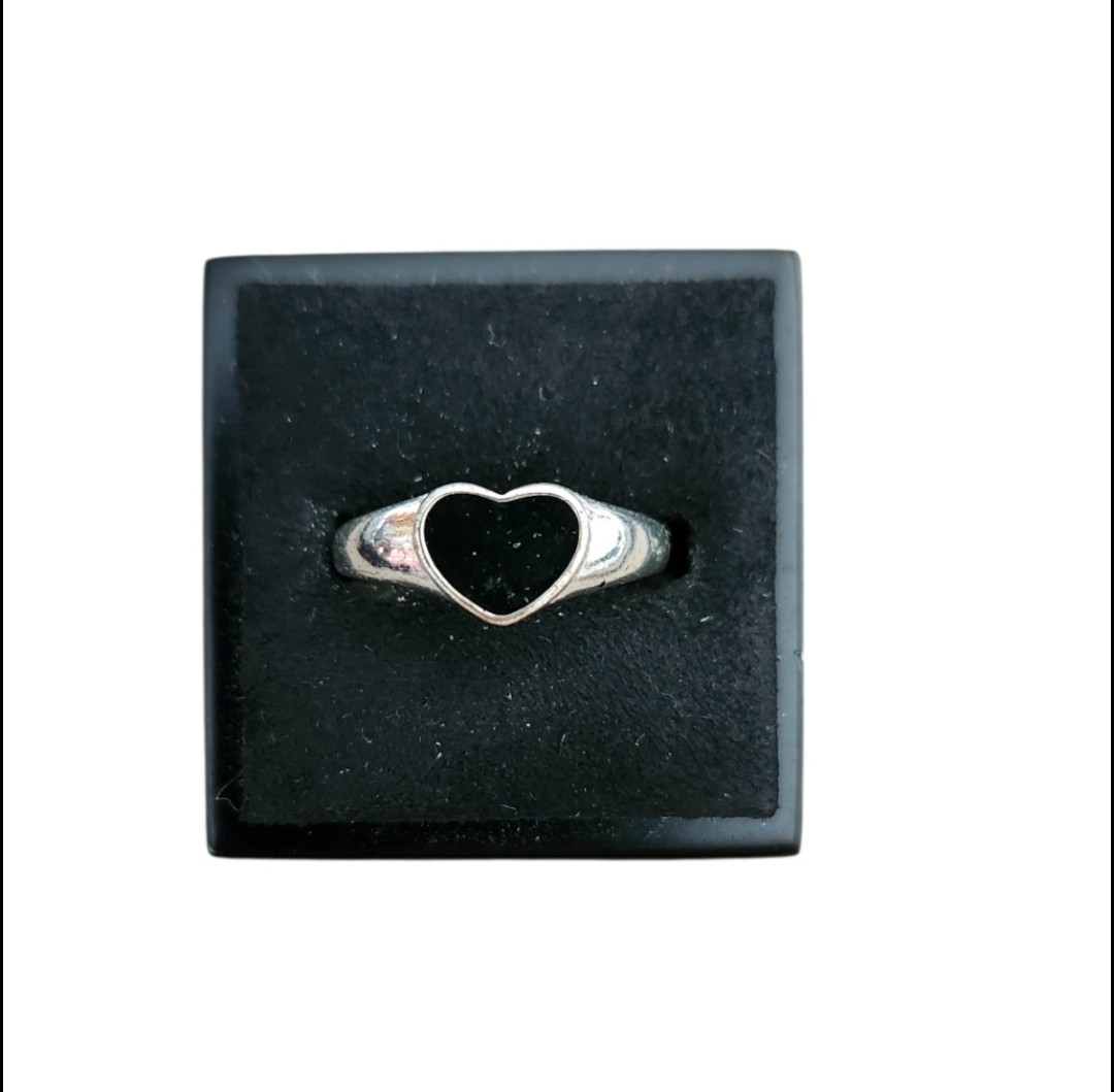 Size 5.5 Silver Toned Black Heart Adjustable Ring
