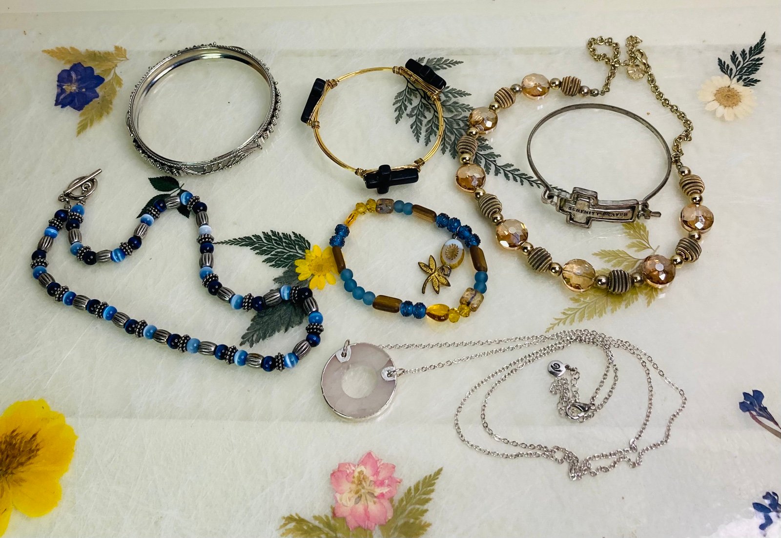 Assorted Lot of 7 piece Fashion Jewelry