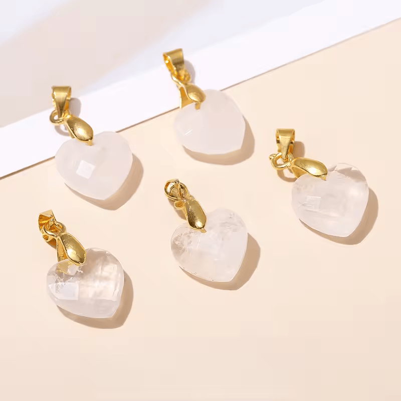 Pendentif Cœur Facetté en Cristal de roche 12x5mm — stock Valence