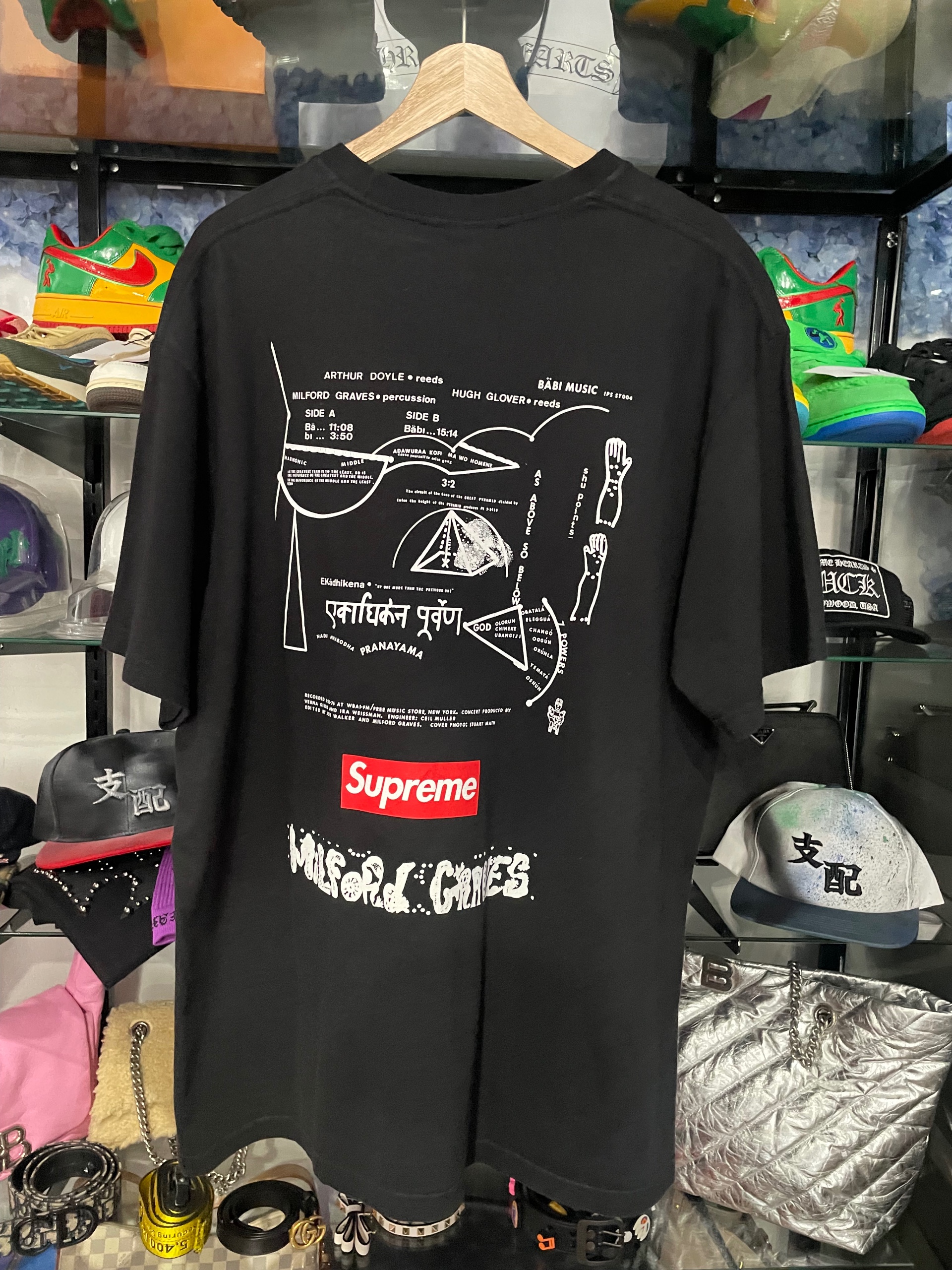 Supreme black t-shirt size XL (used), size XL, used condition — photo 2 of 2