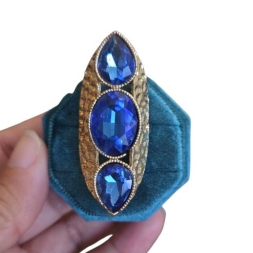 Vintage Size 7.5 Gold Toned Textured Three Faceted Blue-toned Stone Ring
