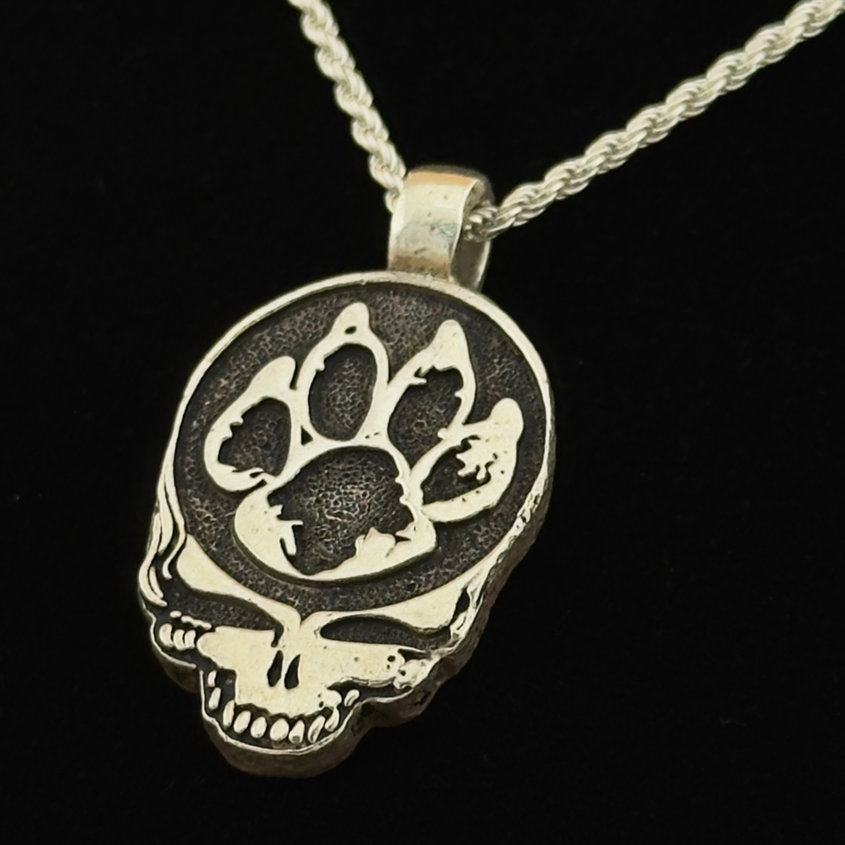 Dog's In A Pile "Steal Your Face" Pendant – Stipple / Tarnish, 925 Sterling Silver