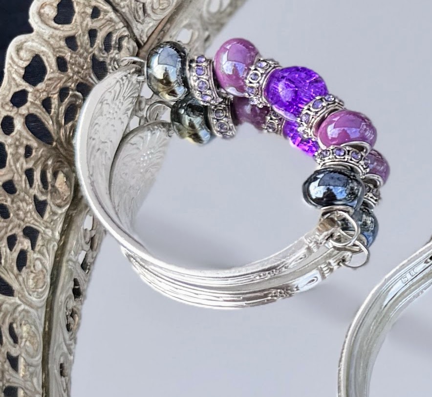 Bracelet with Single Handle