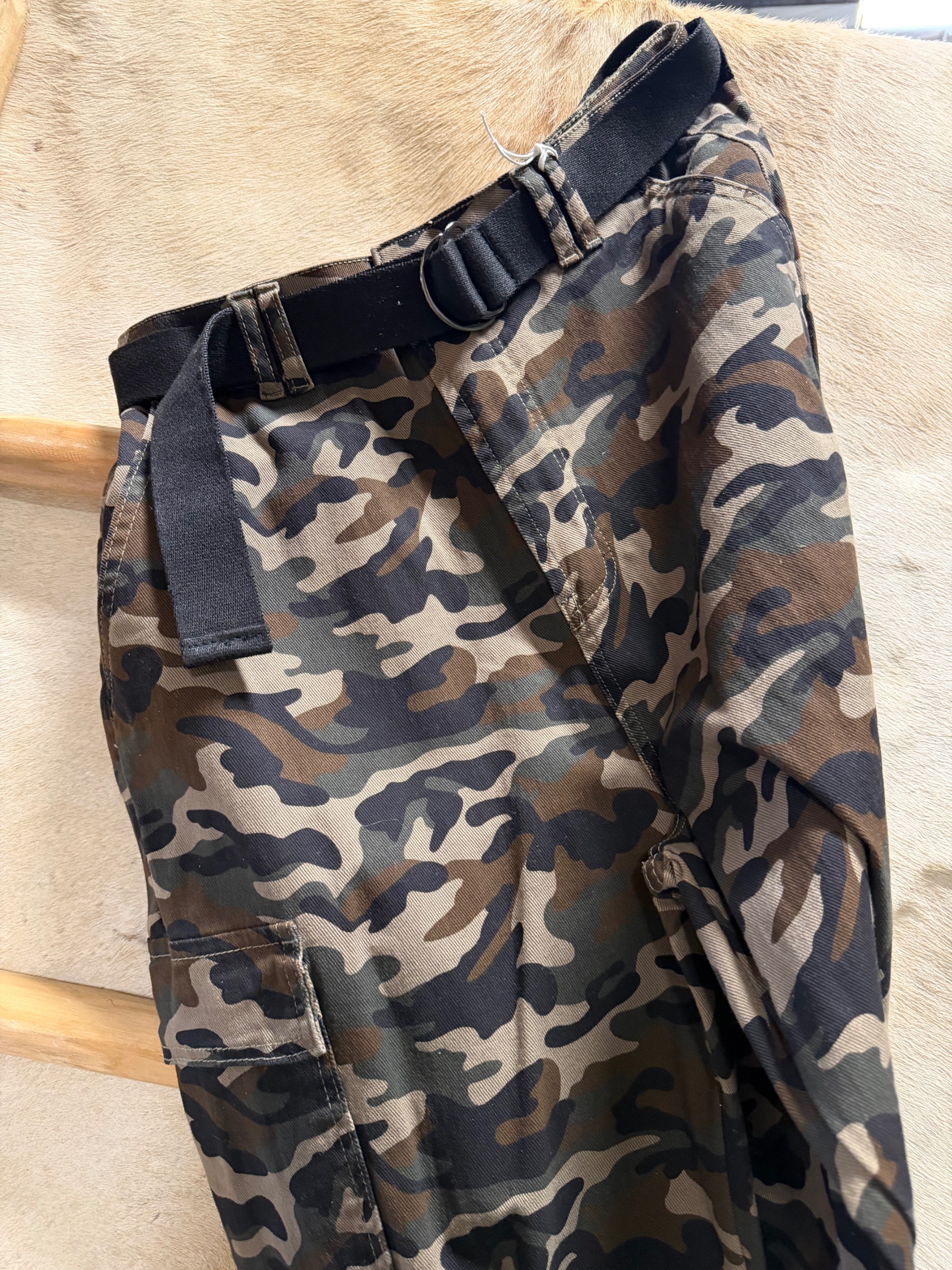 90's Baggy Camo Jeans