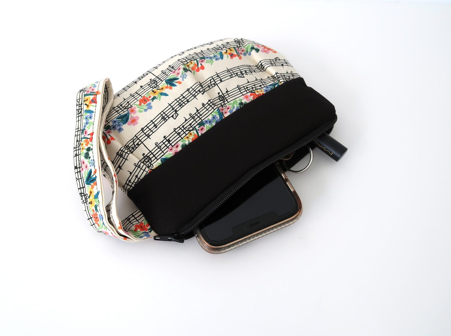 Pleated Wristlet – Music Notes, photo 2 of 4