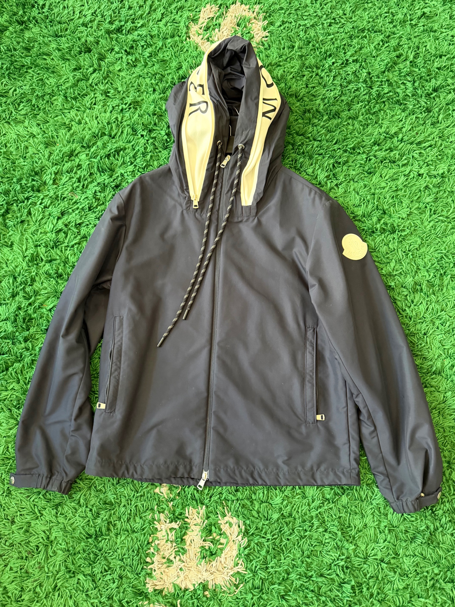 Moncler Carles lightweight Jacket Black wind hood zip ( USED )
