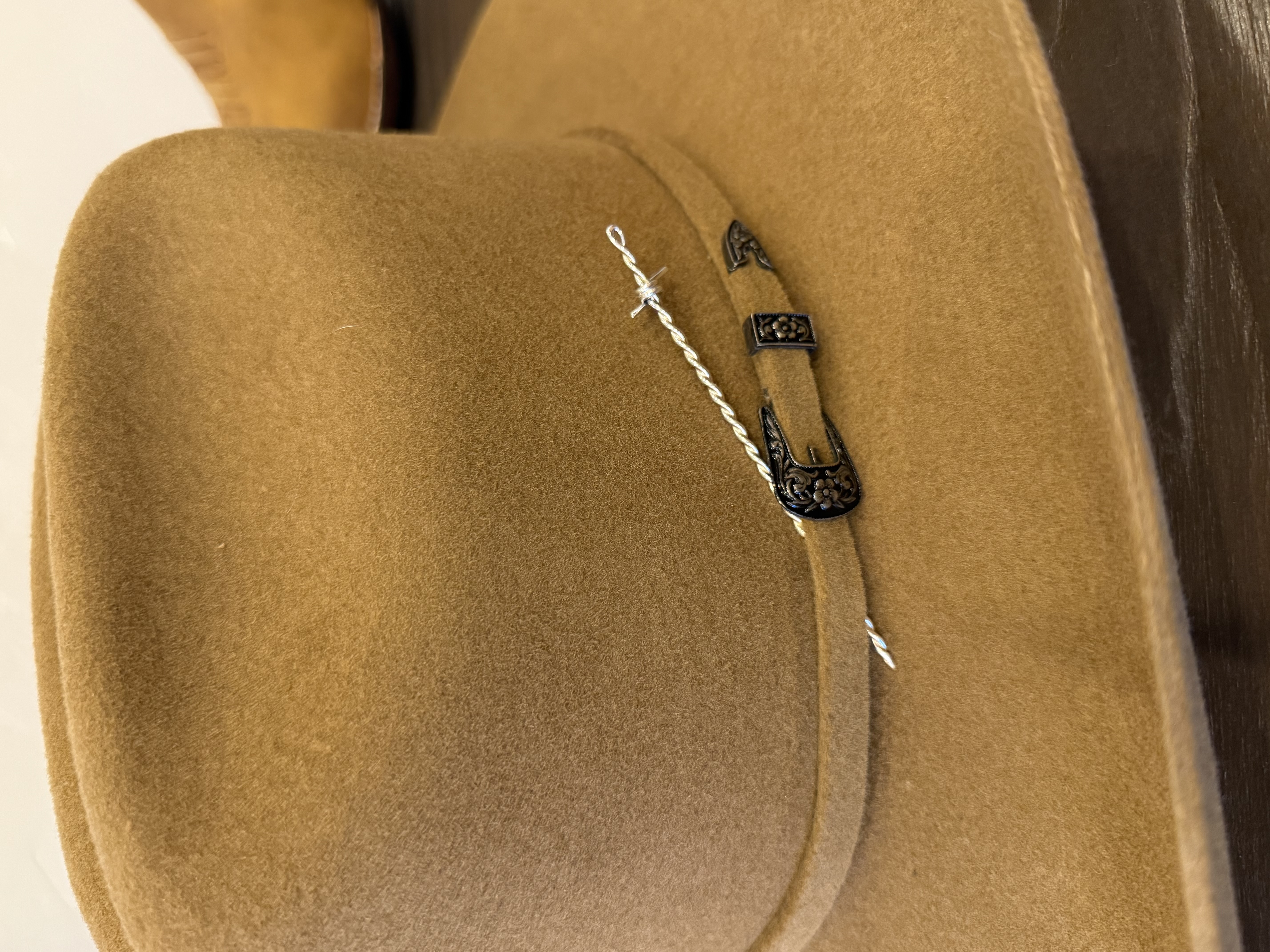 Sterling Silver Barbed Wire Brim Detail - Bright