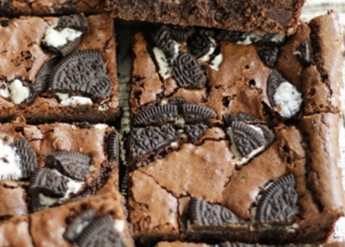 Cookies & Cream Traybake