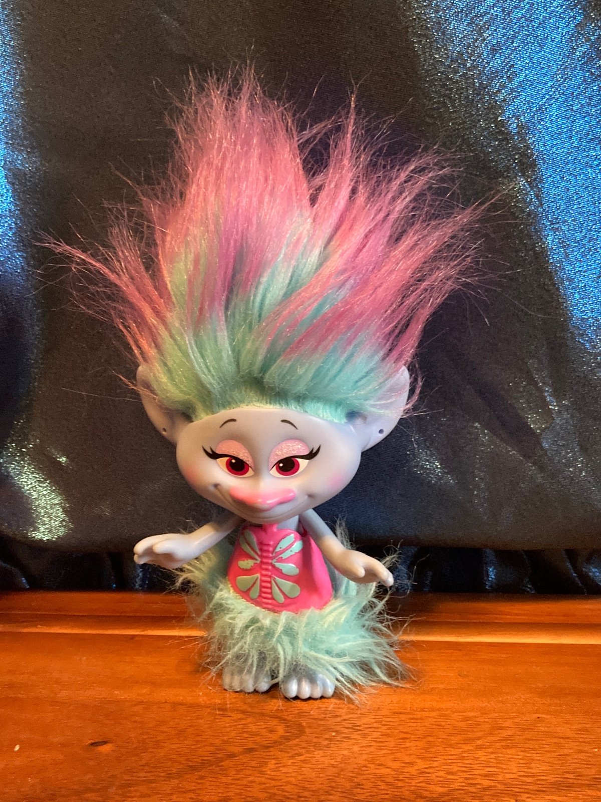 Hasbro 2015 DreamWorks Trolls Satin